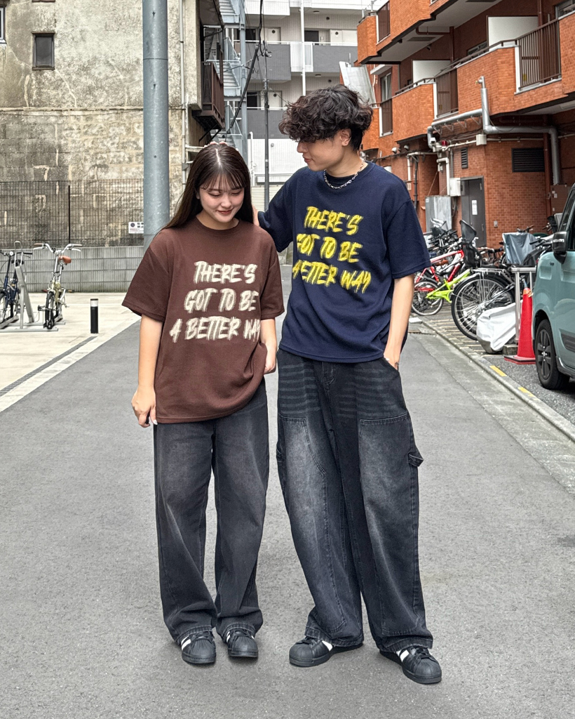 ユニセックス）マーカーレタリングニットハーフTシャツ