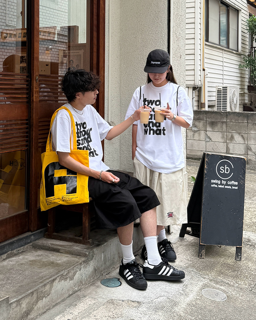 ユニセックス）ノイズレタリングハーフTシャツ | ファッション