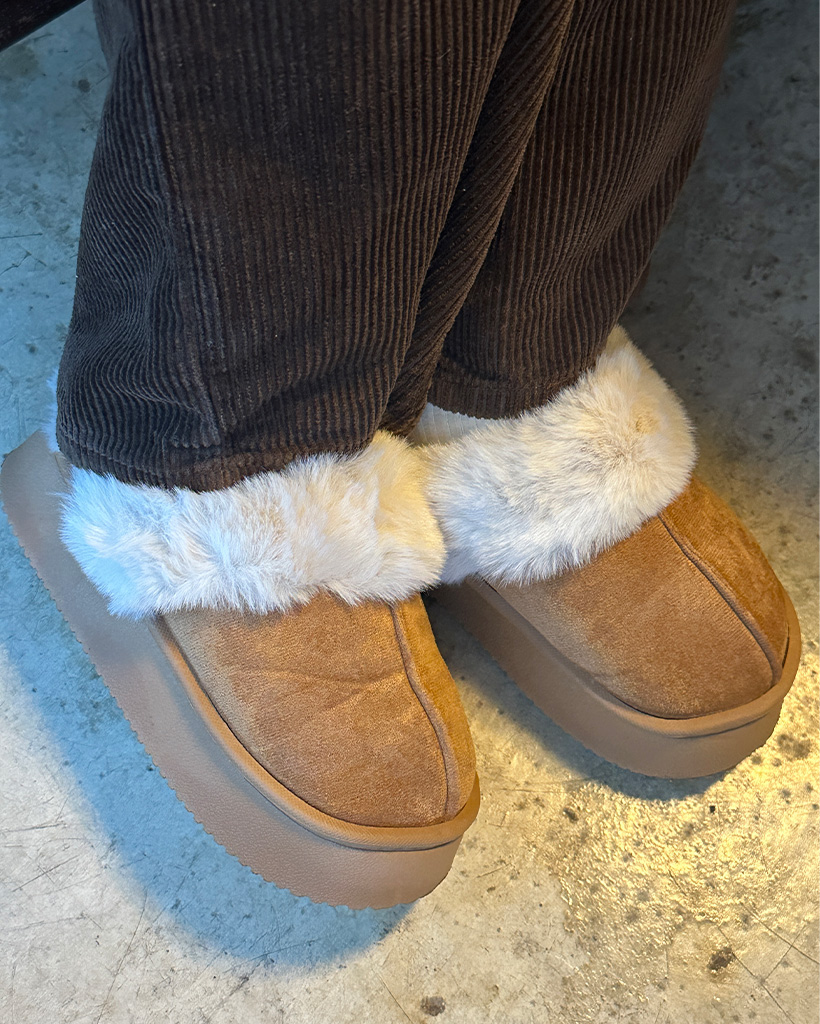 ムートンファーサンダル