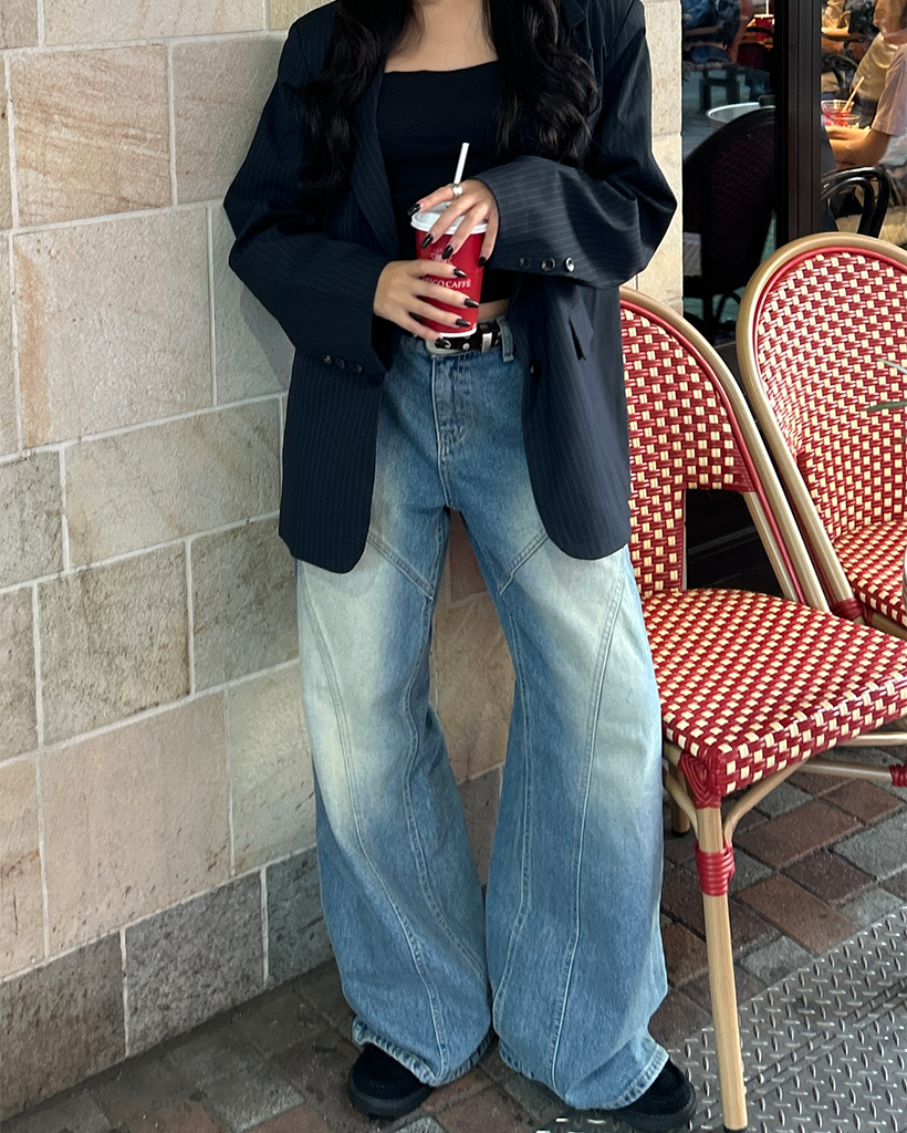 yuni デニムワイドパンツ yuni（ユニ ）の「コーティング インディゴ/スミ デニムワイドパンツ