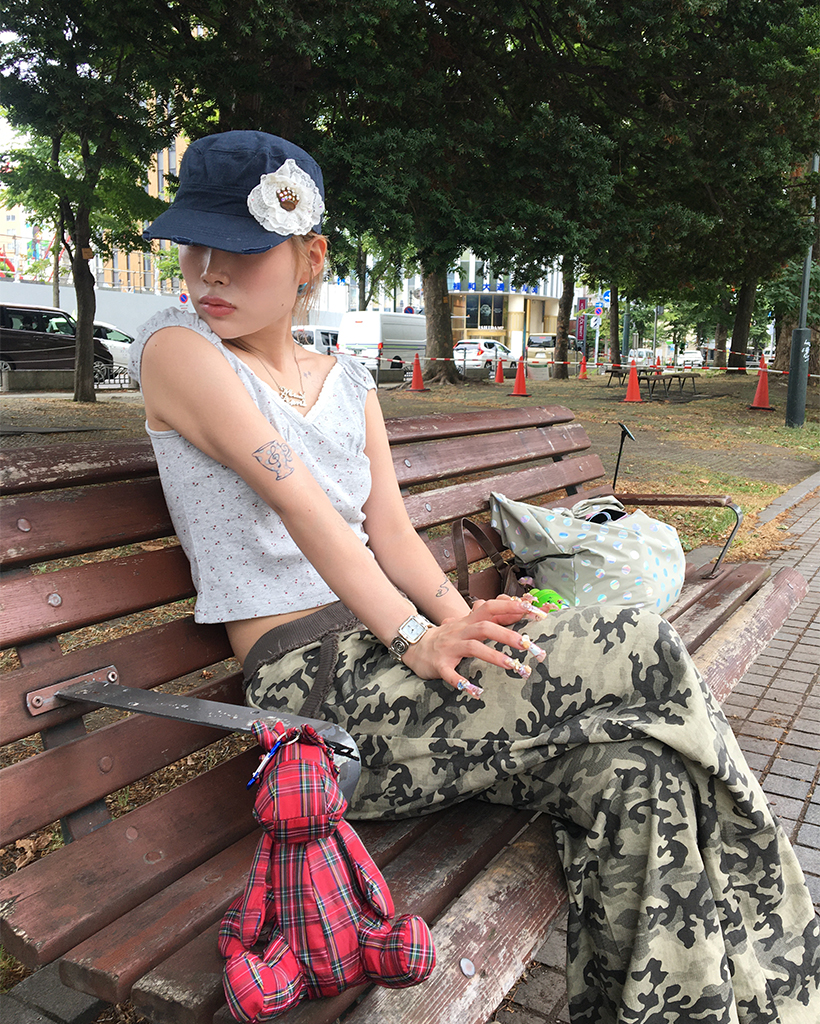 ミニフラワーキャップスリーブセミクロップドトップス