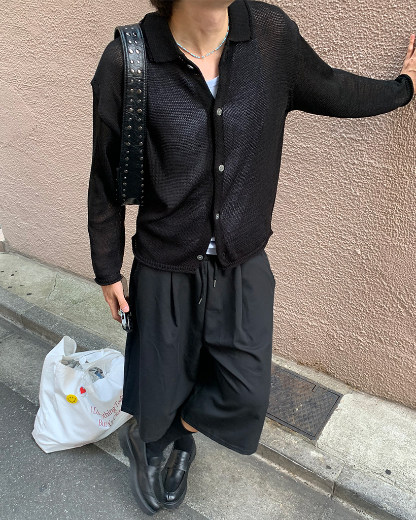近年　美品　フェラガモ　コットンシルクハーフパンツ　タック　膝下丈　38M位　黒 近年 美品 フェラガモ コットンシルクハーフパンツ タック 膝下