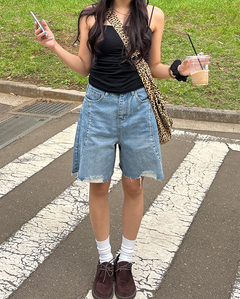 カットオフラウンドスタッズハーフデニムパンツ | ファッション