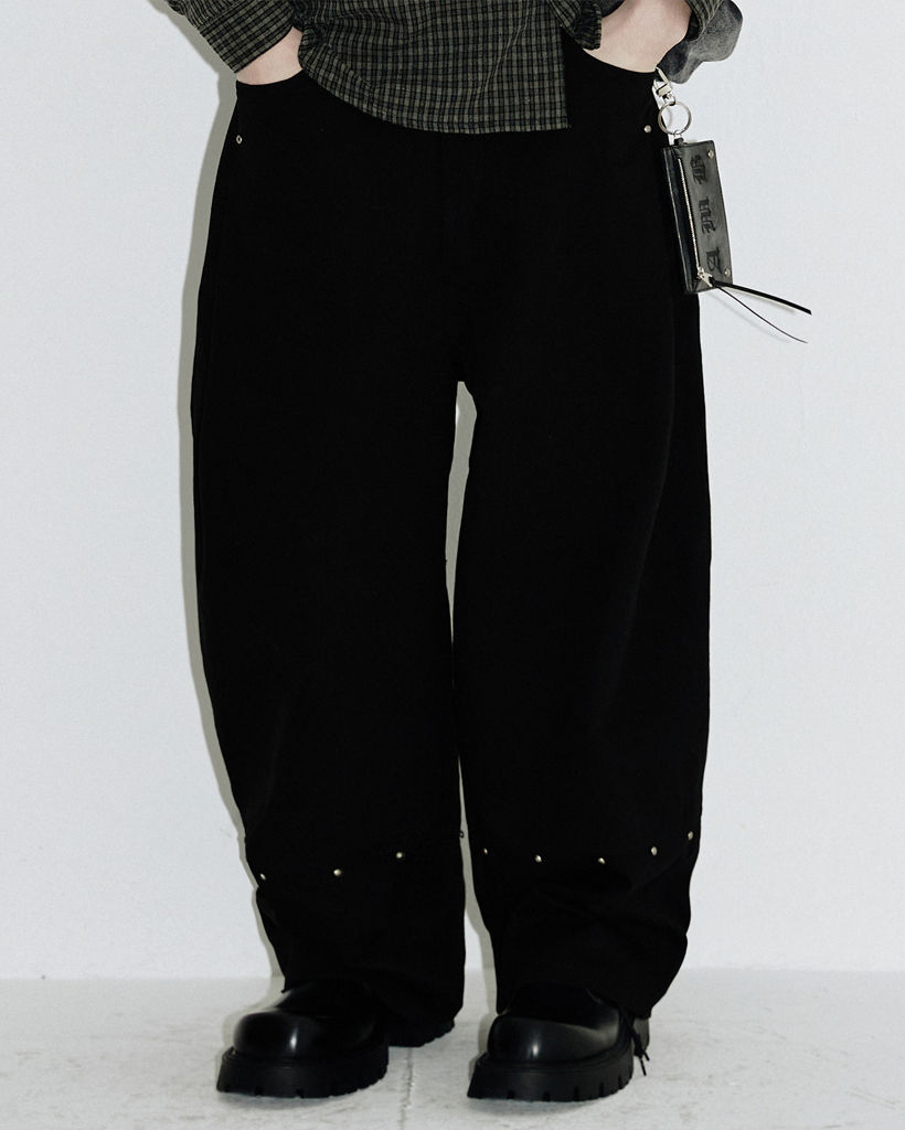 パンツ ULTIMS Pleated loose rivet wide pants L パンツ ULTIMS