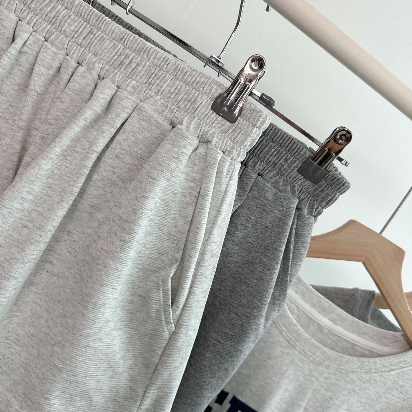 SET)レタリングスリムTシャツ＋ポケットショートパンツ | ファッション