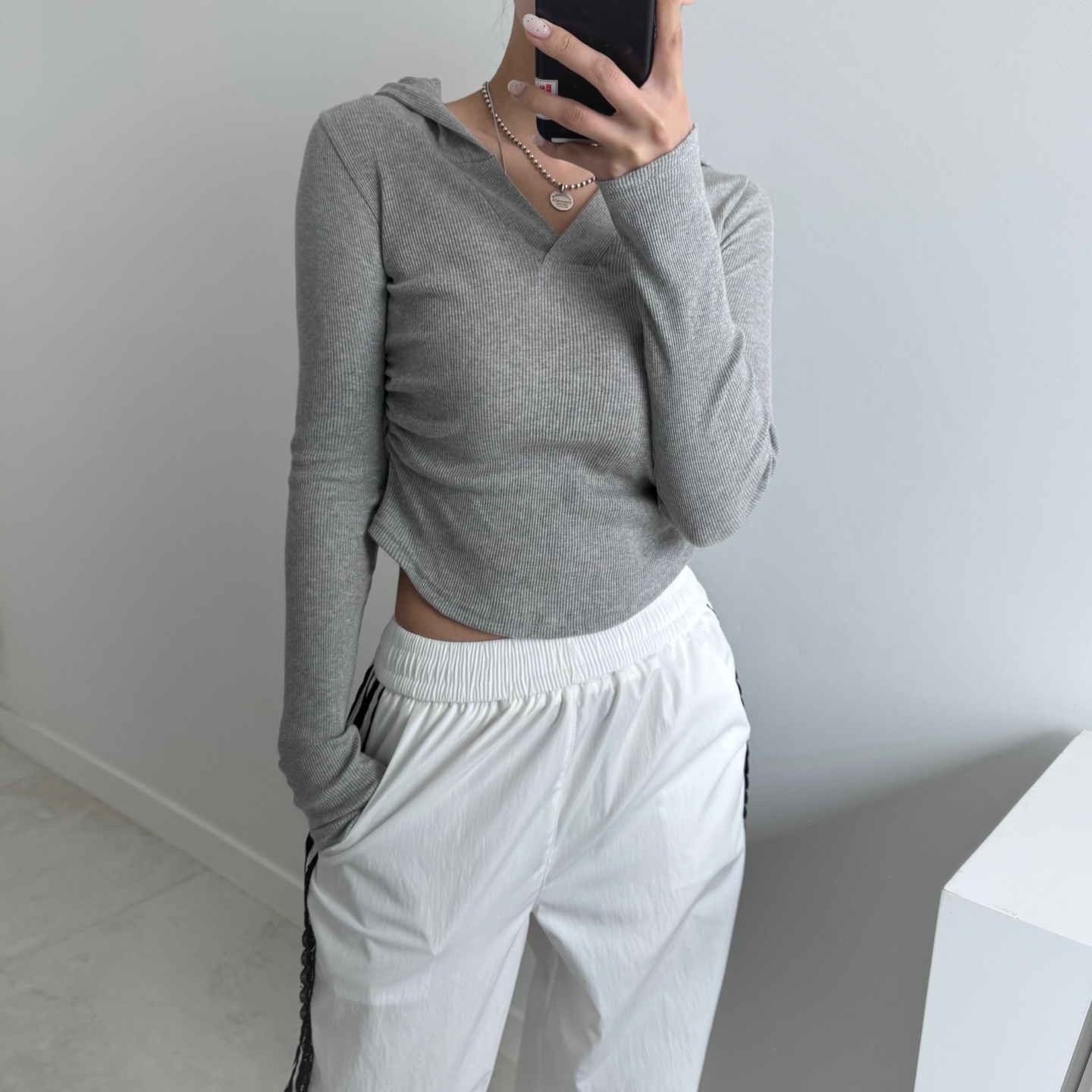 [3col]サイドシャーリングクロップドフードパーカー