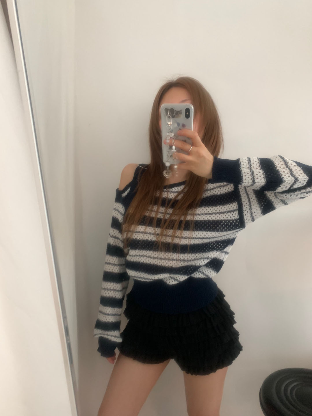 アシンメトリーパンチングボーダーニット | ファッション通販サイト NUGU