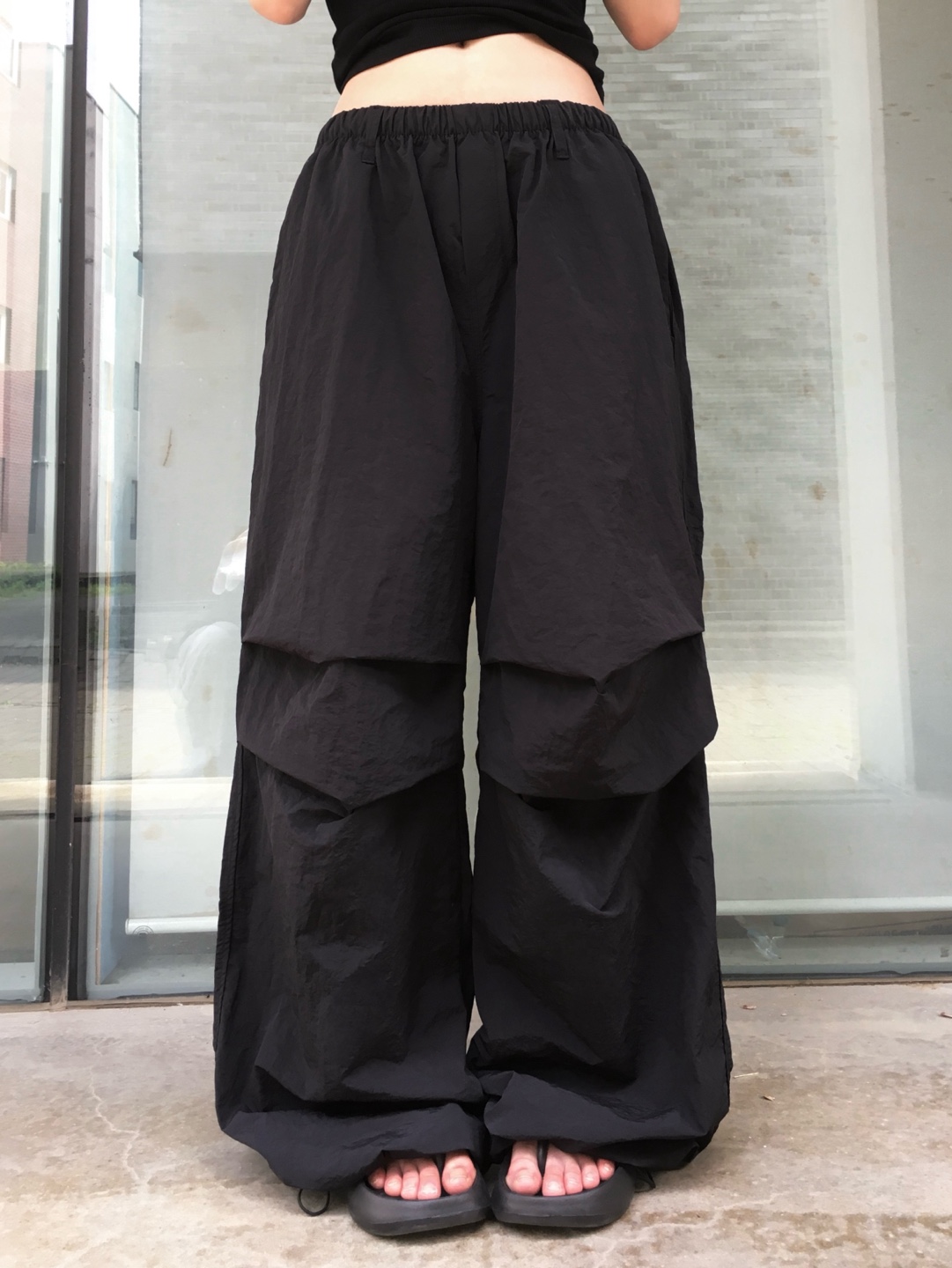 裾ドロスト膝ダーツナイロンワイドパンツ | ファッション通販