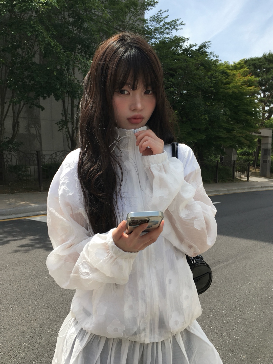 フラワー柄シースルールーズ裾ドロストウインドブレーカー