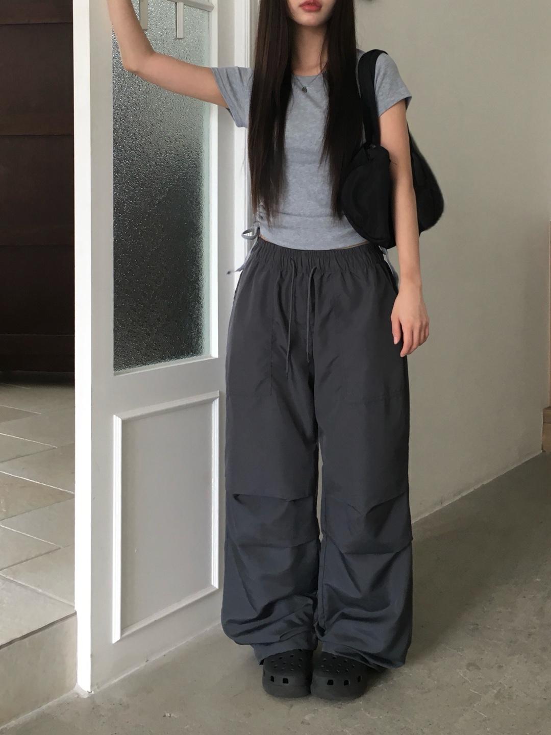 ナイロンウエストゴム膝ダーツワイドパンツ