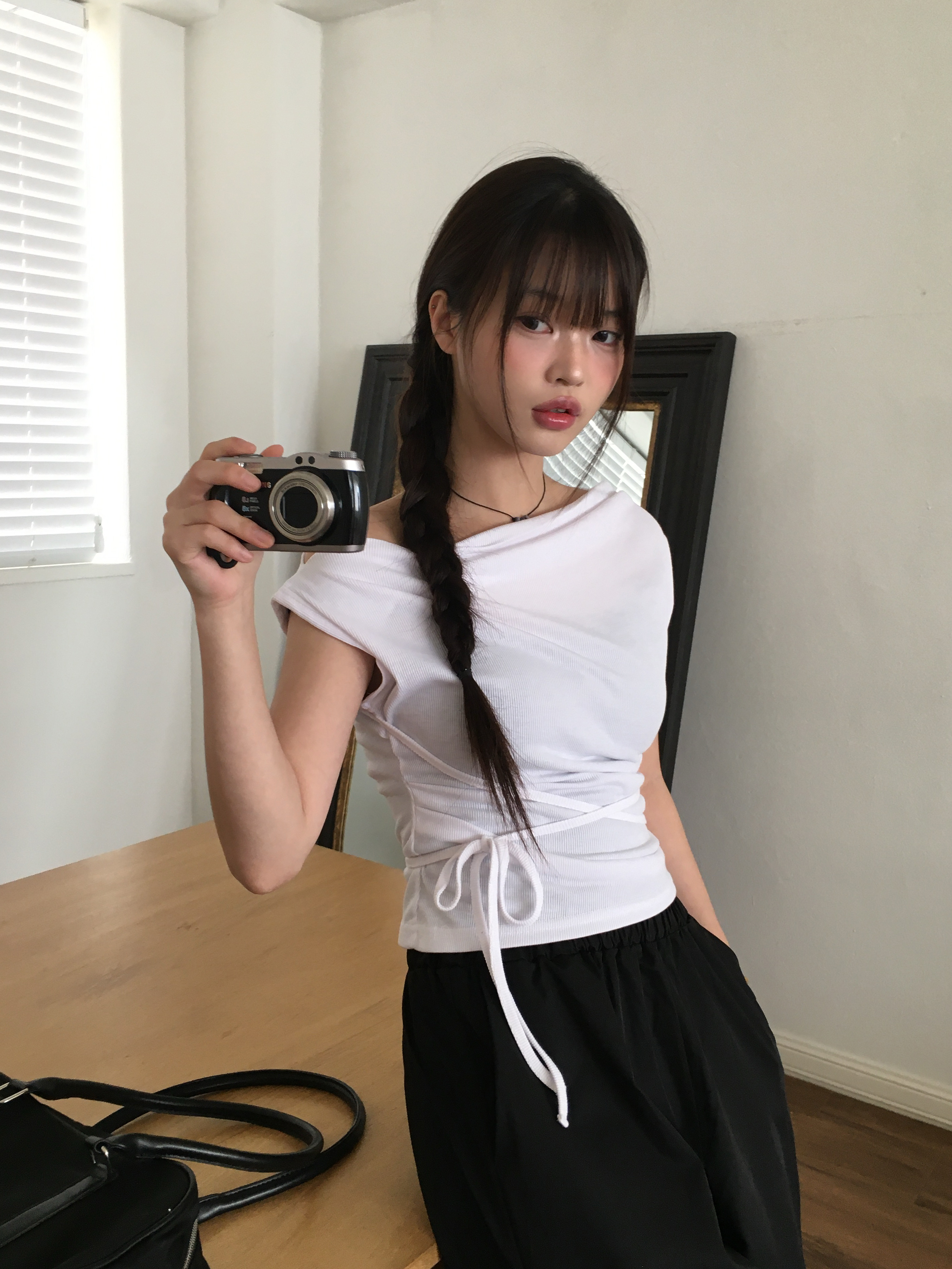 ReAmour リボン付きオフショルダー トップス アンバランスネックオフショルダードレープリボンTシャツ