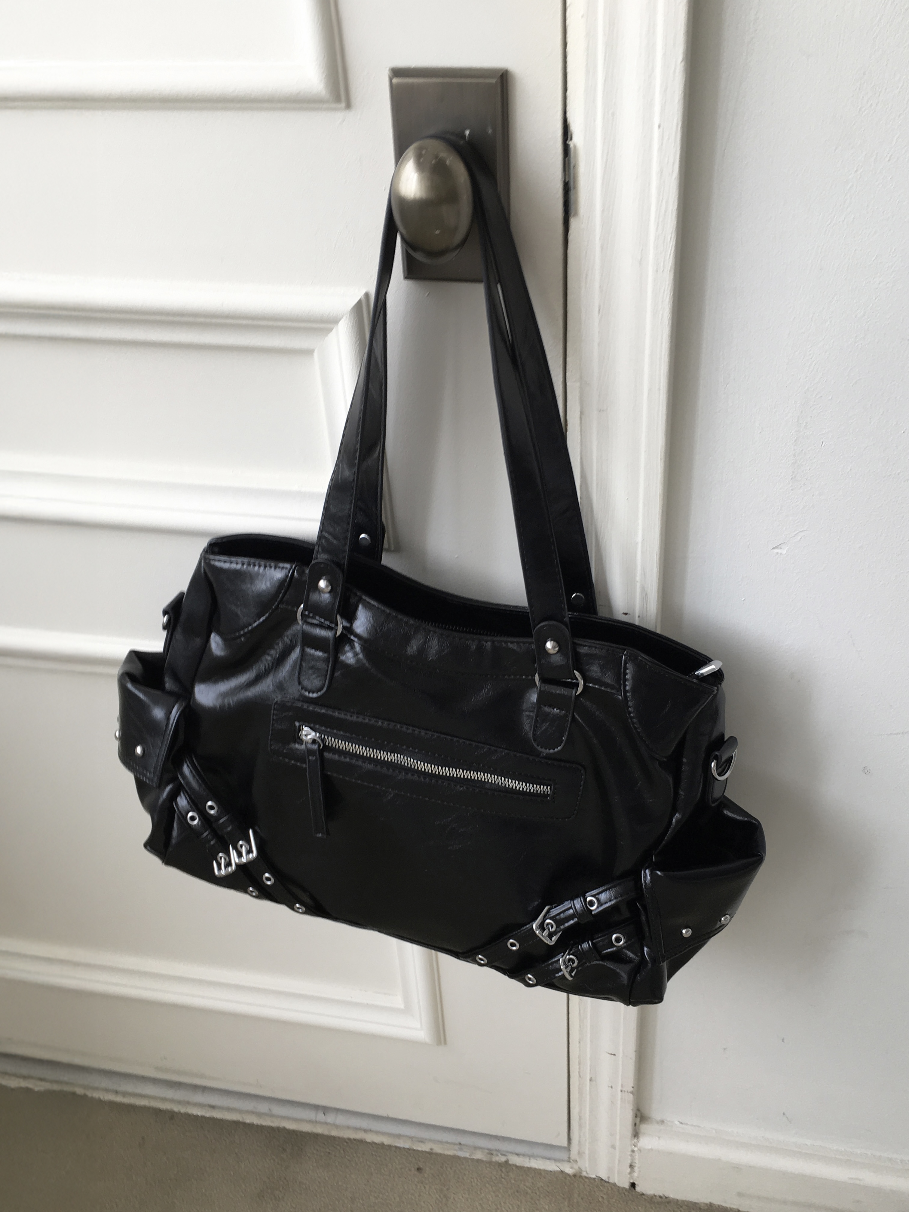 スタッズベルト2WAY大容量ショルダーバッグ | ファッション通販サイト NUGU