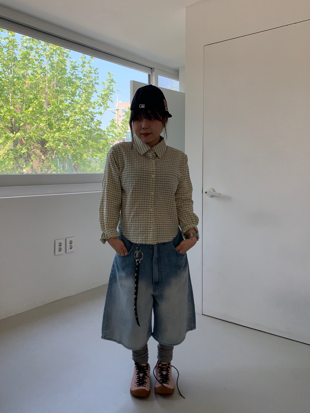 ダイヤ Jeans デニムショートパンツ26インチ　新品、未使用。タグ無し GYDA（ジェイダ）の「NEW BACK RIPPEDデニムショーパン（デニム