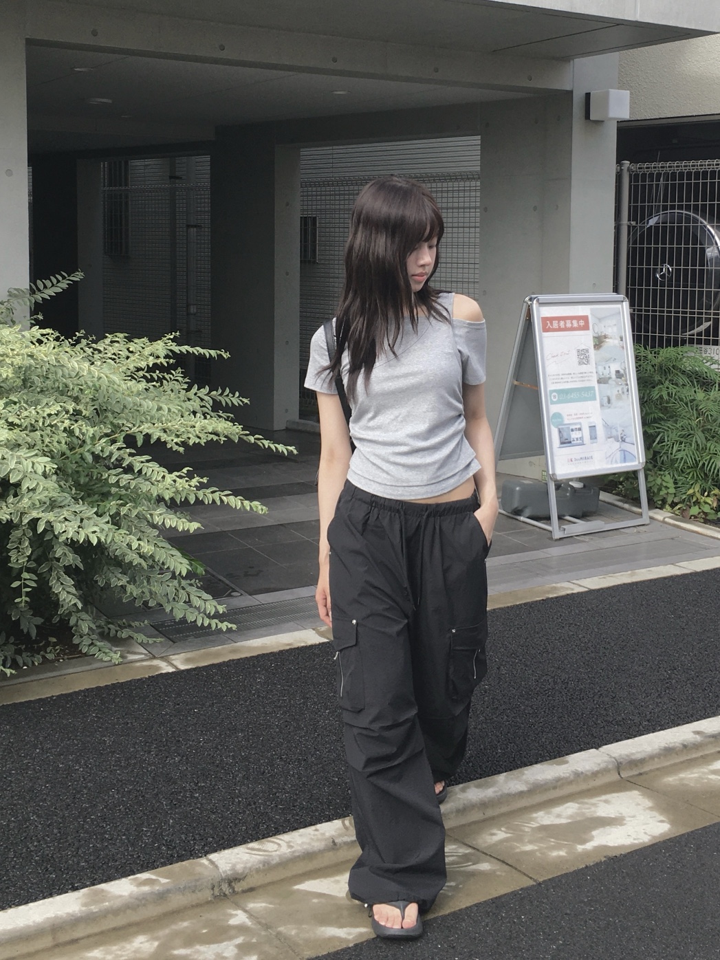 ウエストゴム膝ダーツ裾ドロストナイロンワイドパンツ | ファッション