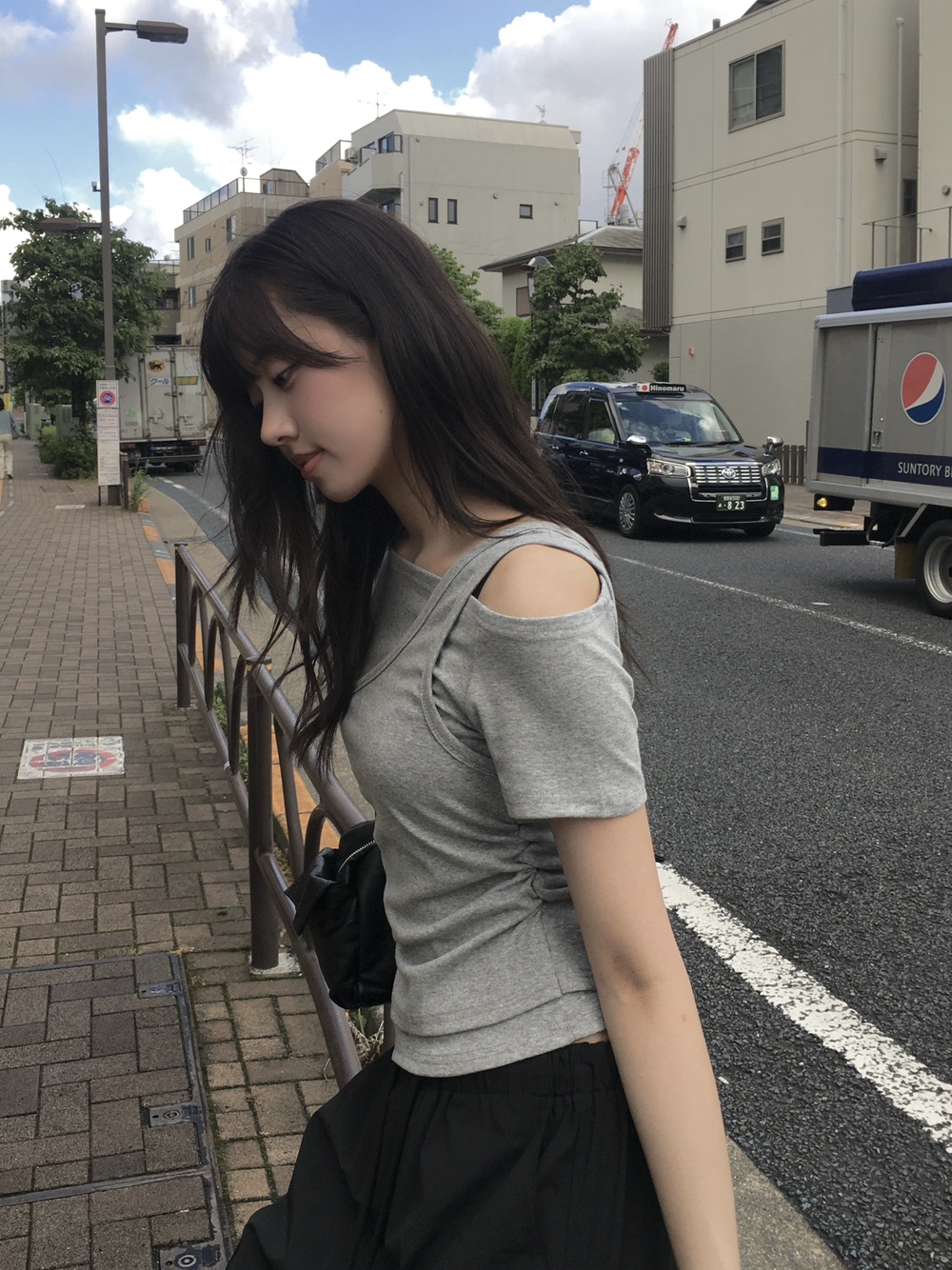シャーリングワンショルダータンクトップ片方肩出しTシャツ