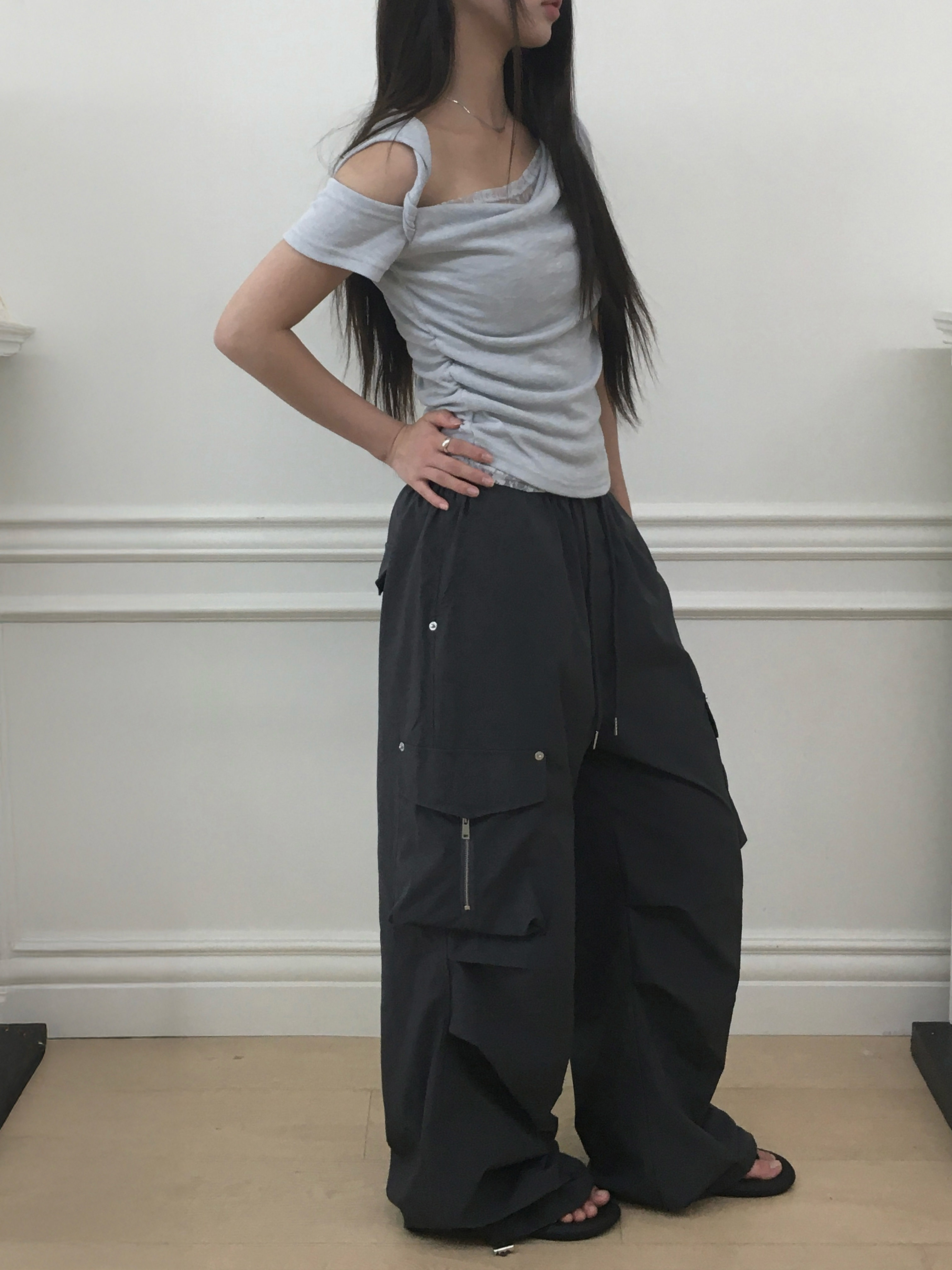 ウエストゴム膝ダーツ裾ドロストナイロンワイドパンツ | ファッション