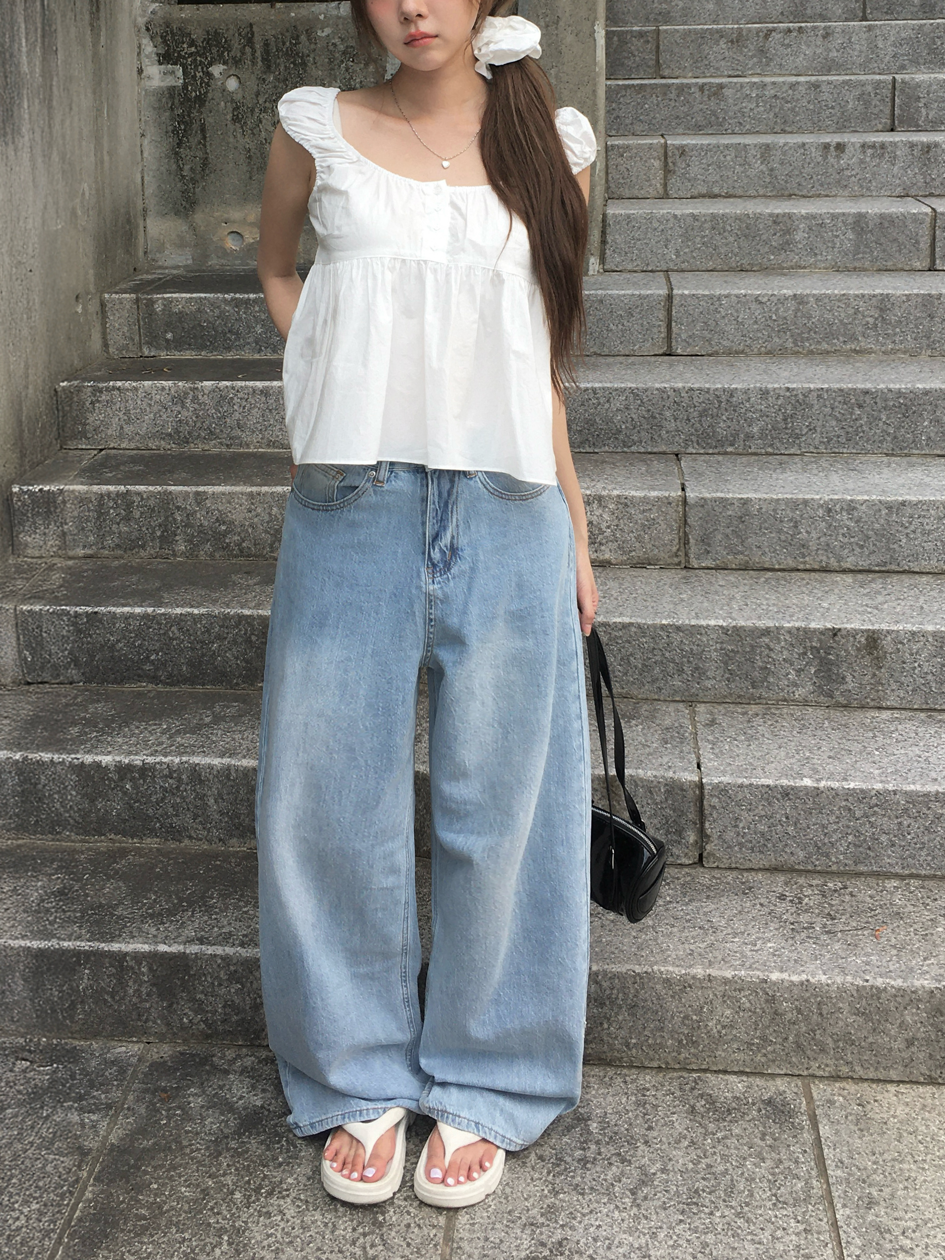 ワイドレッグデニムパンツ ライトブルー ライトブルーワイドレッグデニムパンツ - メルカリ