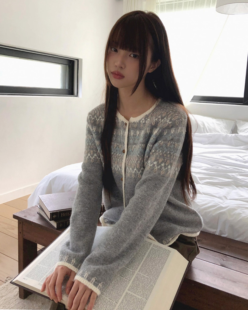 ラウンドネックニットカーディガン