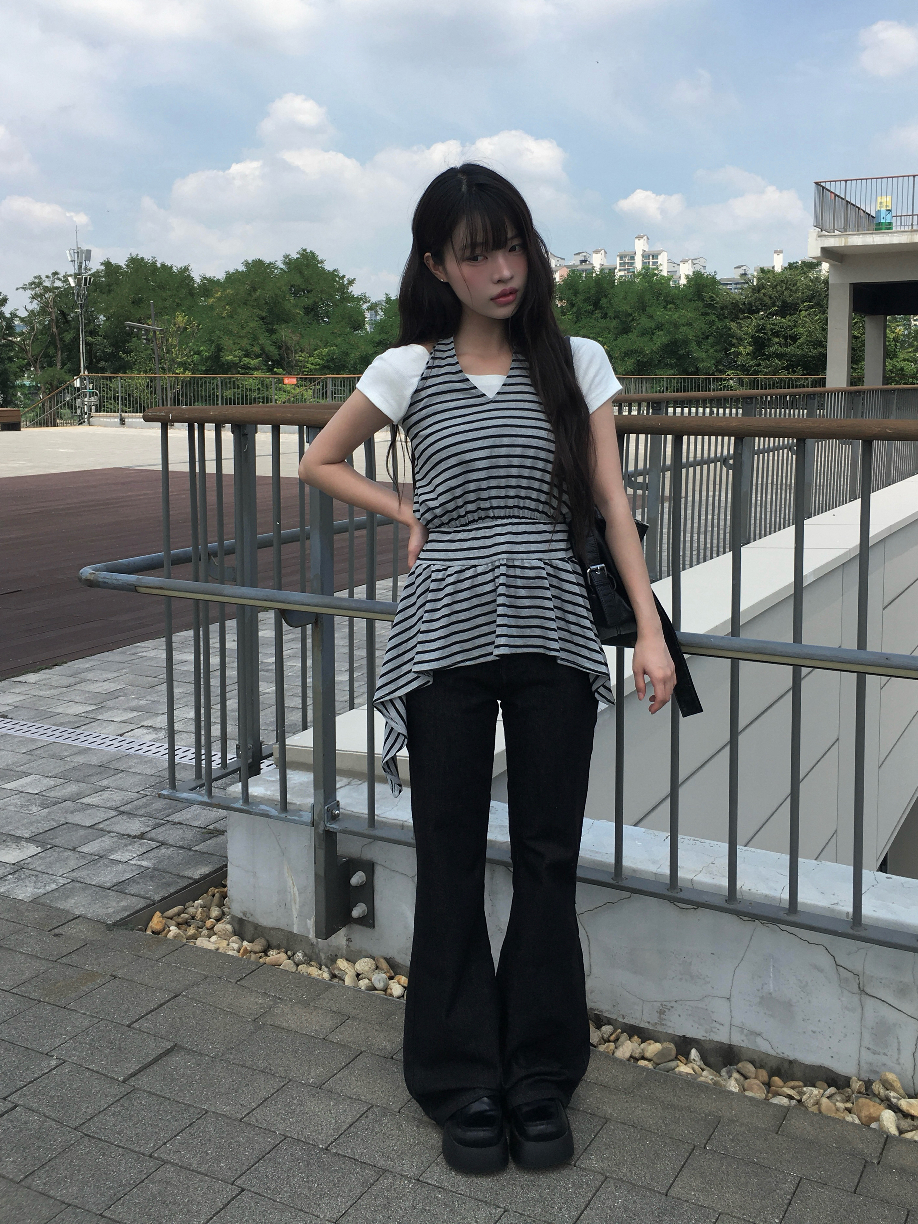 rag & bone ブーツカットデニム 23 ankle slim シャタリングワイドブーツカットデニムパンツ | ファッション