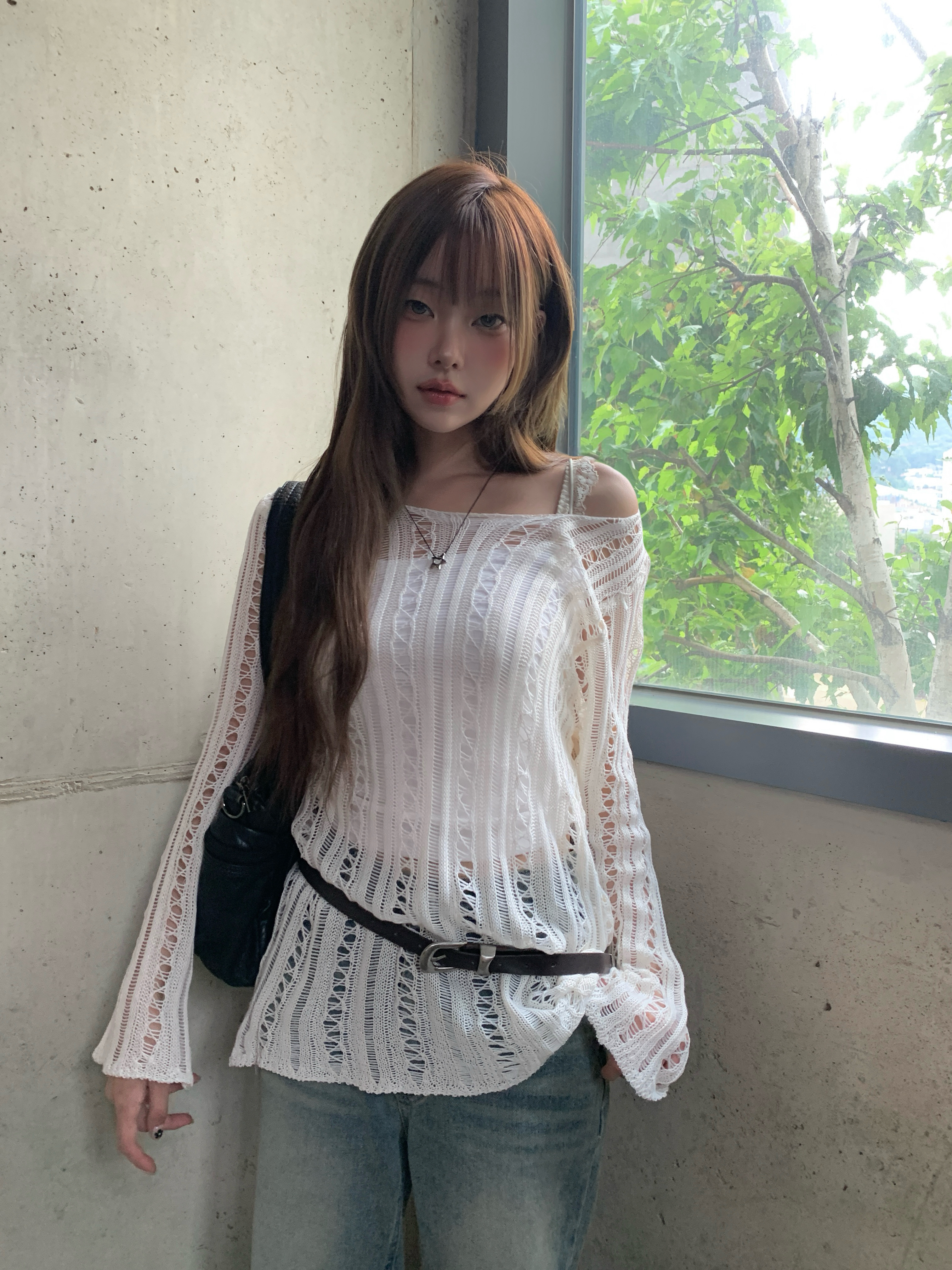 ボートネック透かし編みメッシュロングニット