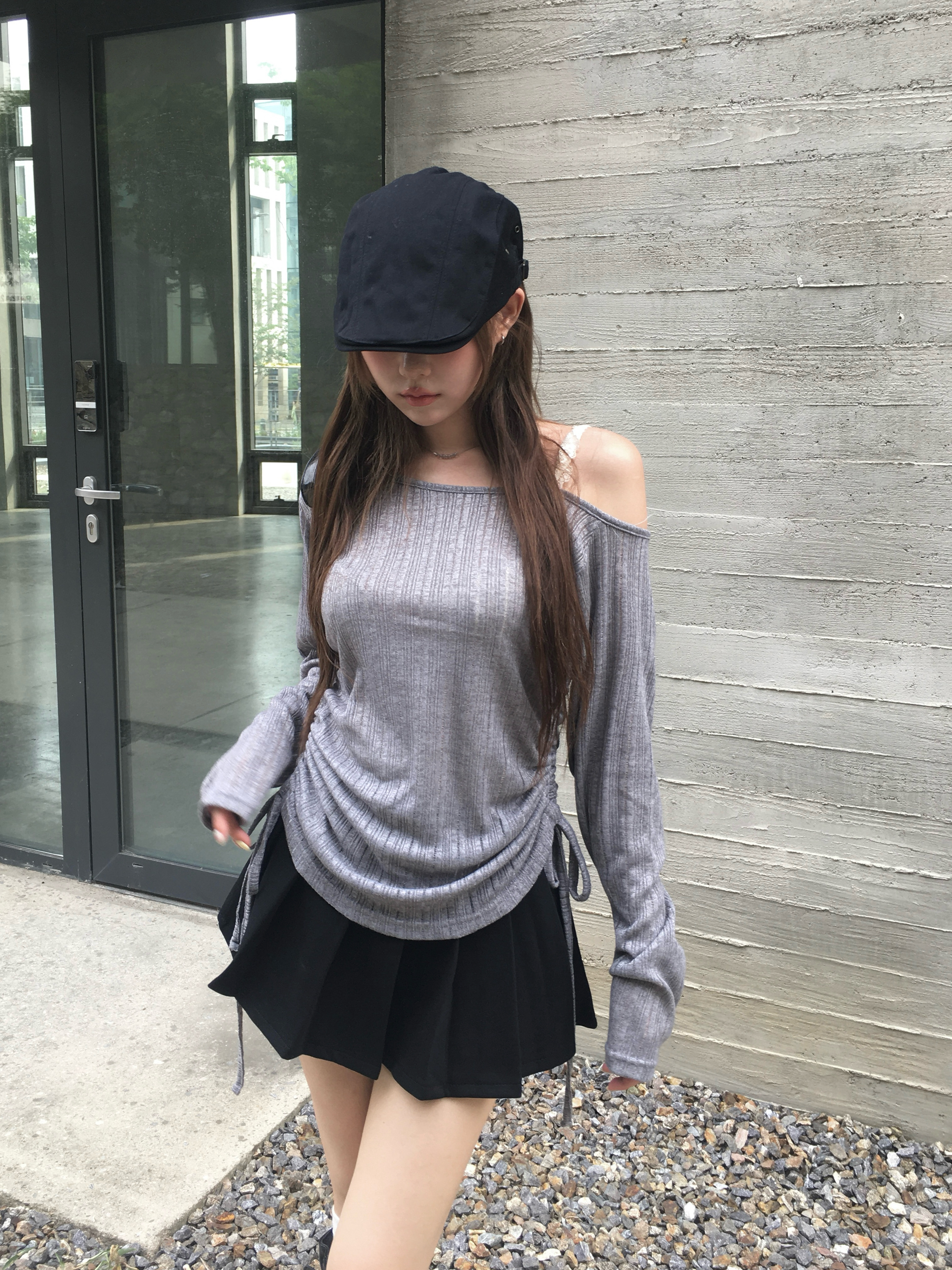 ワンオフショルダーサイドシャーリングシアーニット | ファッション