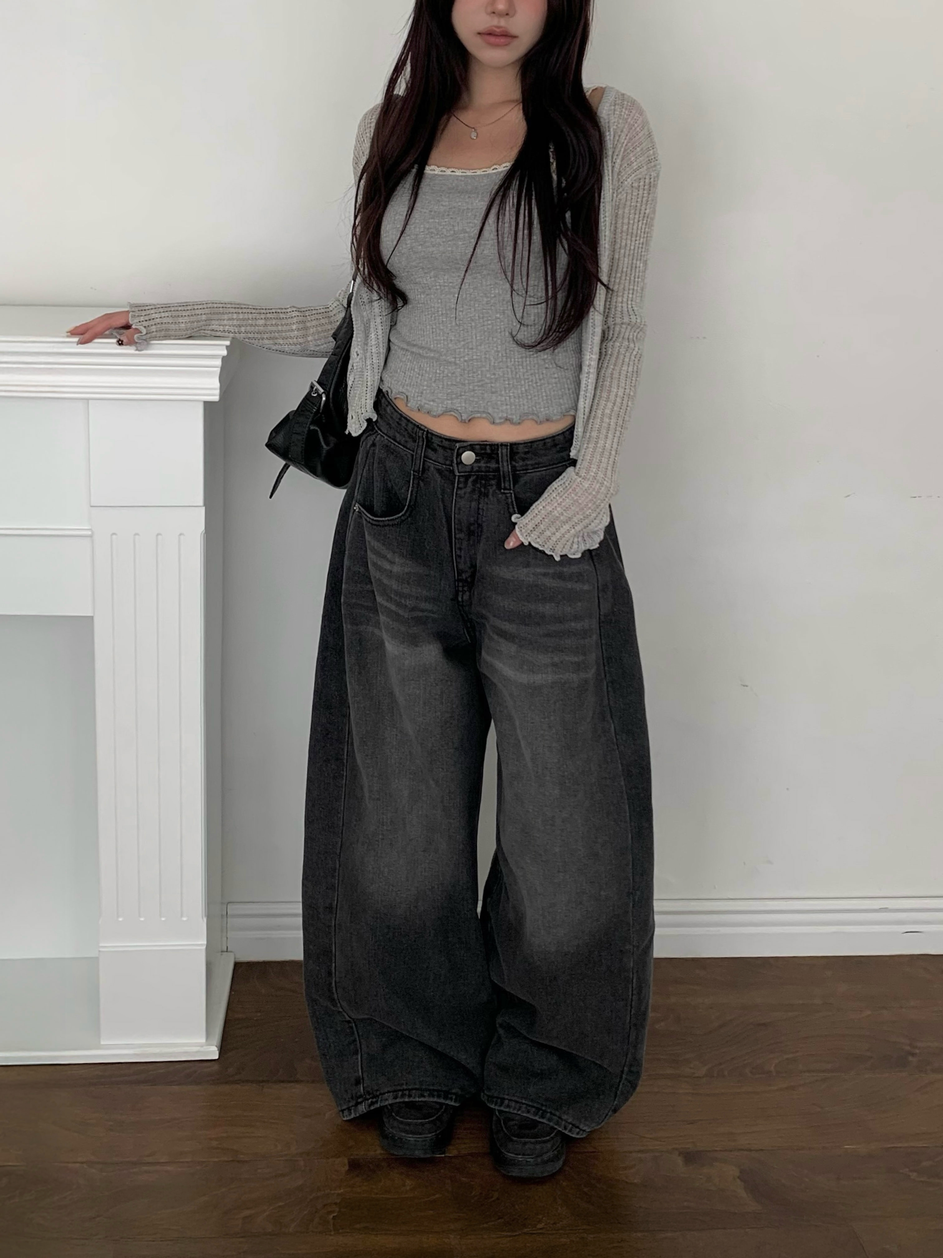 裾メロウフリルスクエアネックリブレースキャミソール