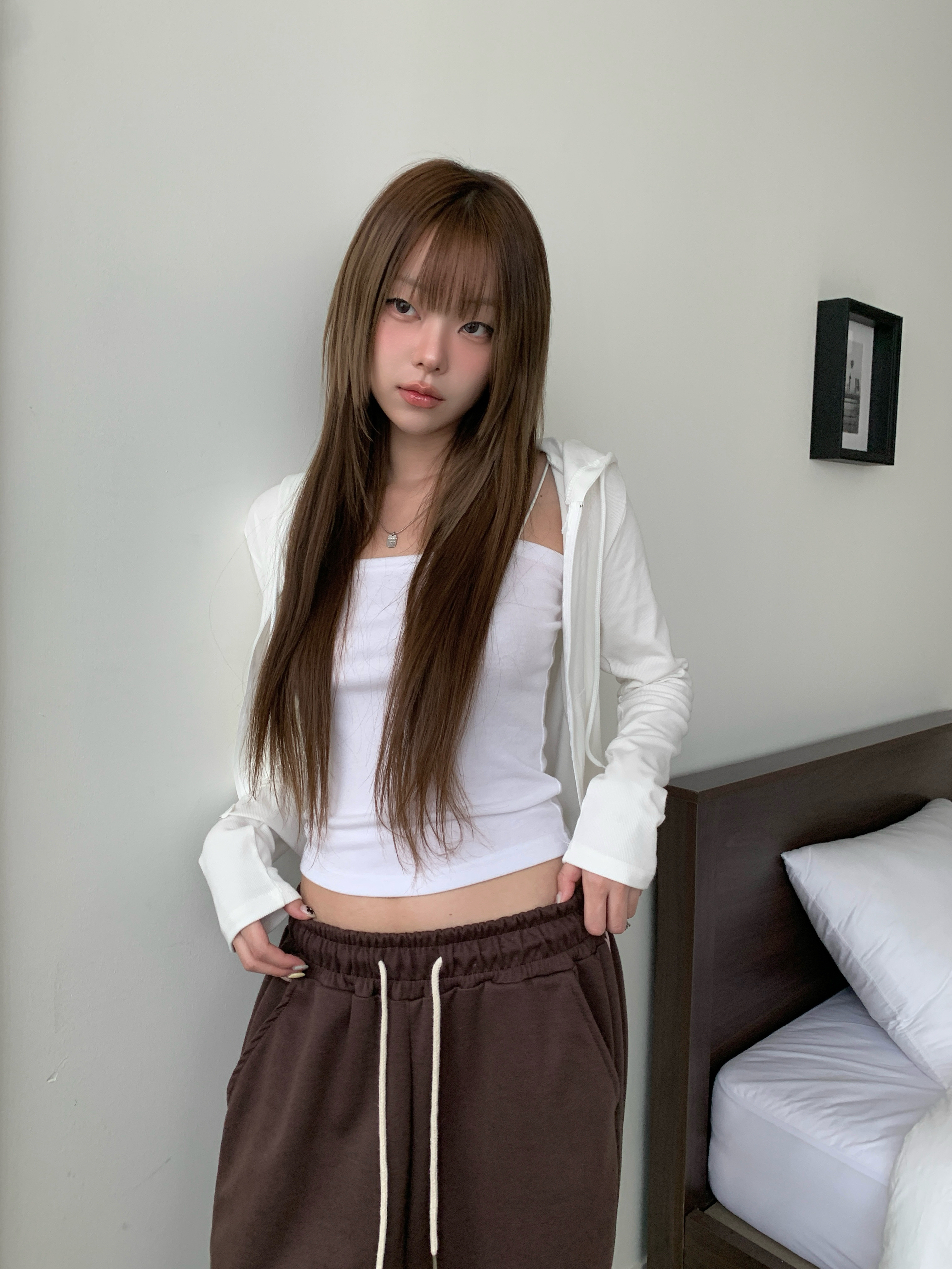 スリムフィットカンガルーポケットクロップドパーカー | ファッション