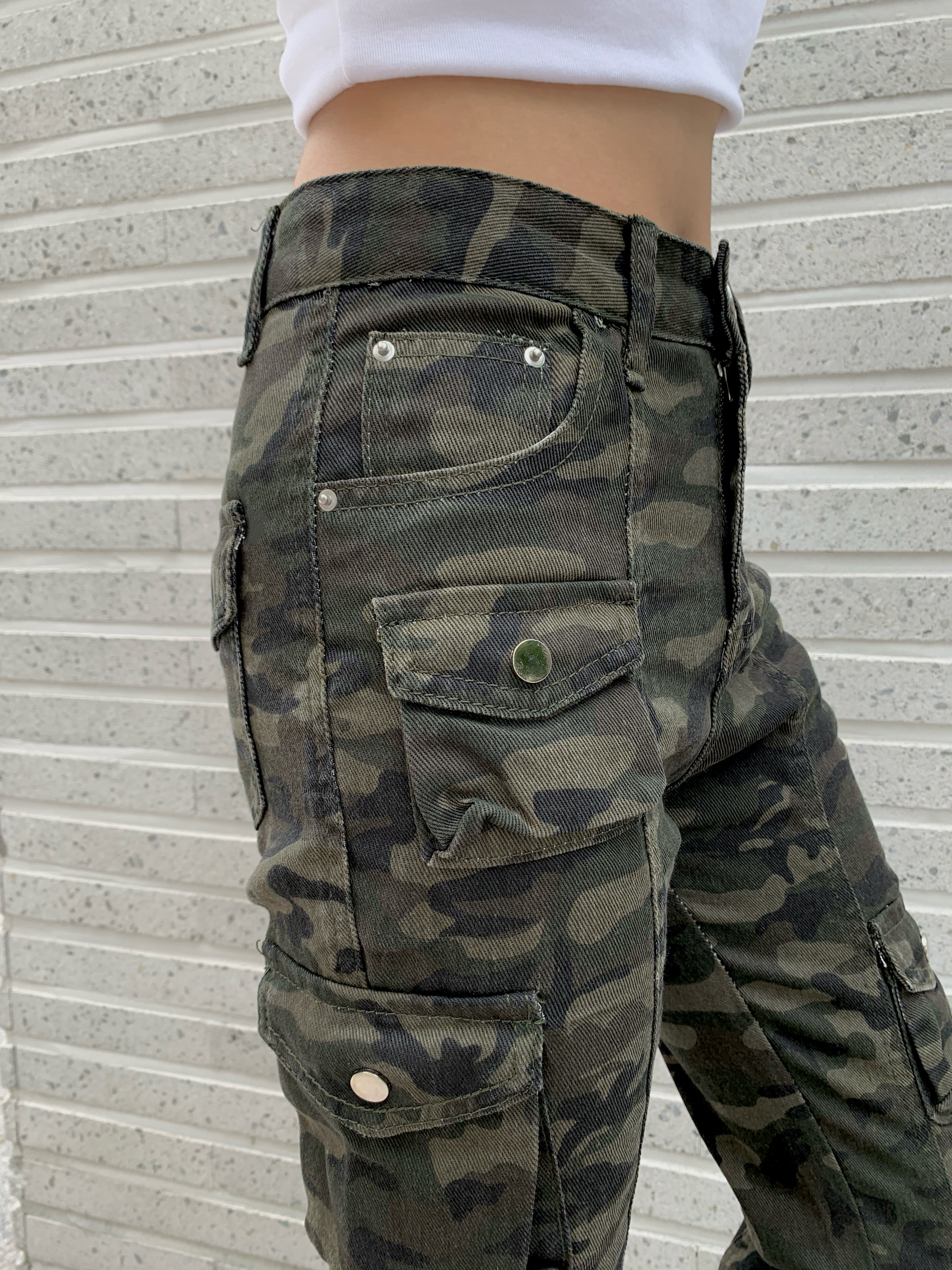 2 ） FAR ARCHIVE FAR FROM WHAT(ファーフロムワット) カモフラ カーゴ