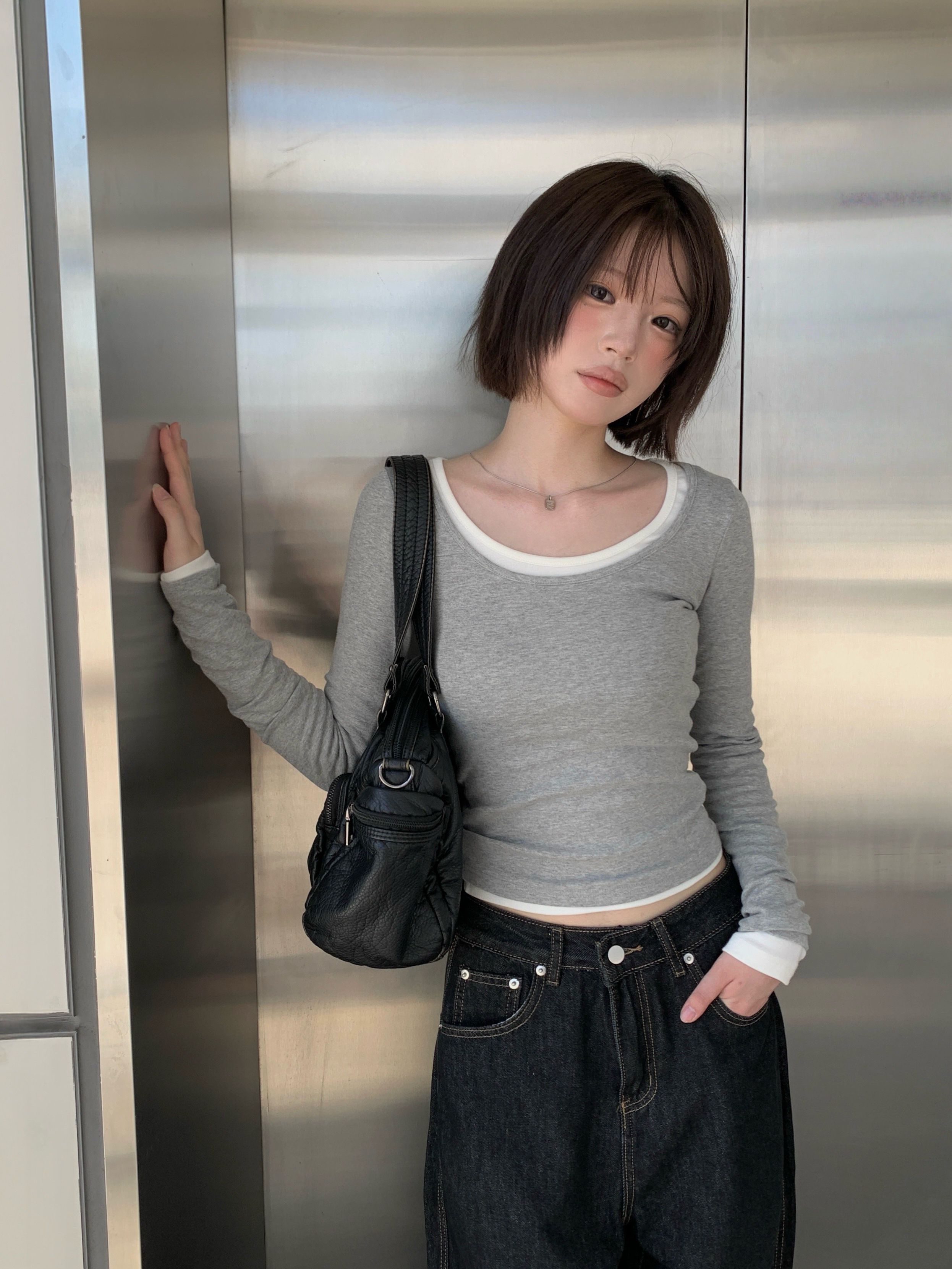 前後2WAYワイドUネックレイヤード長袖Tシャツ