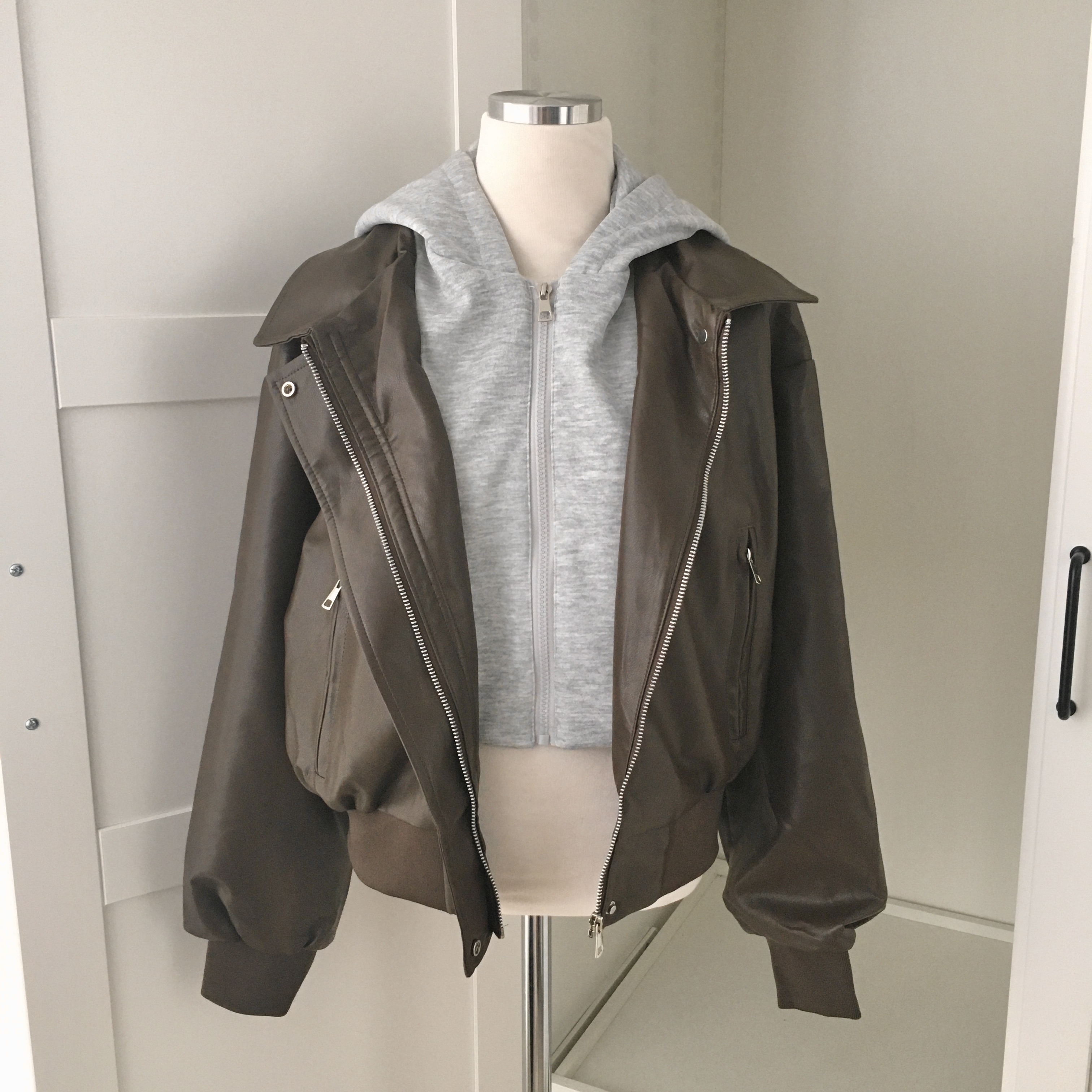 フード付きグレージュジャケット フード付きレザージャケット | ファッション通販サイト NUGU