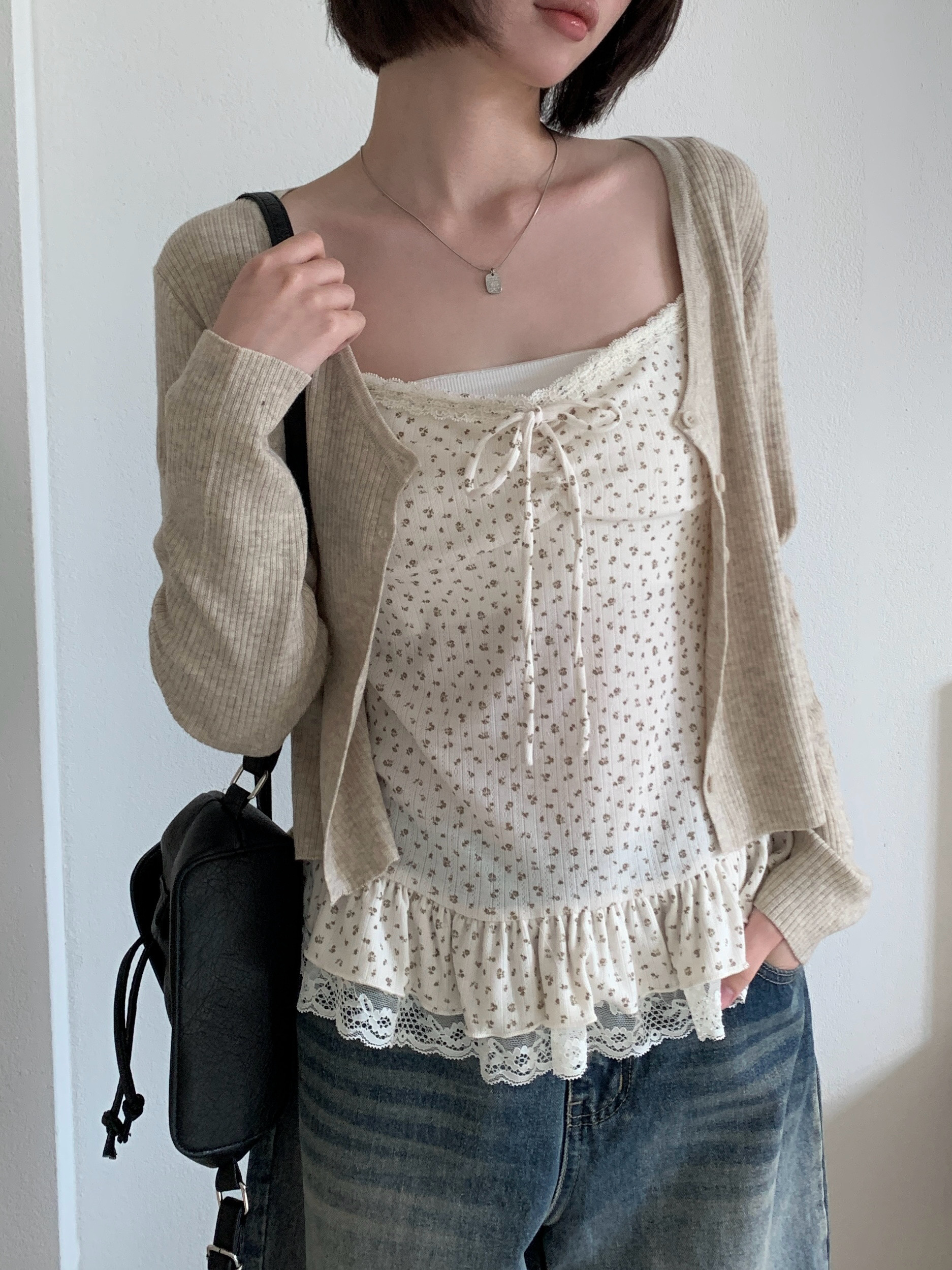 裾フリルレース小花キャミブラウス+リブカーディガンセット