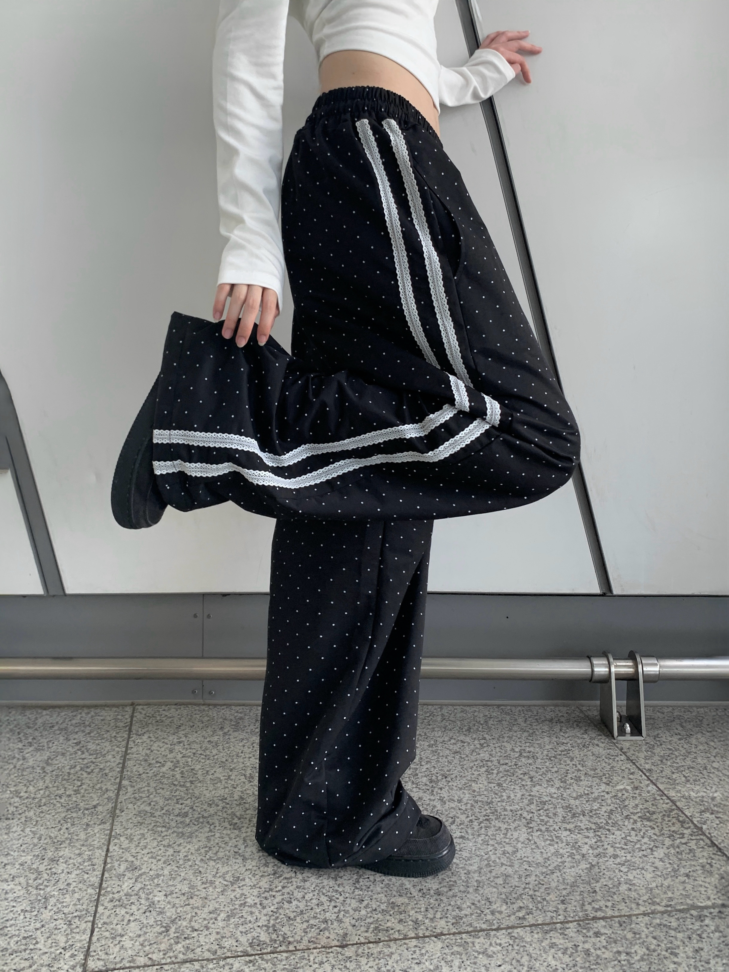 【希少】 オリジナル ドット ワイド トラックパンツ レースラインドット柄ワイドトラックパンツ | ファッション通販サイト NUGU