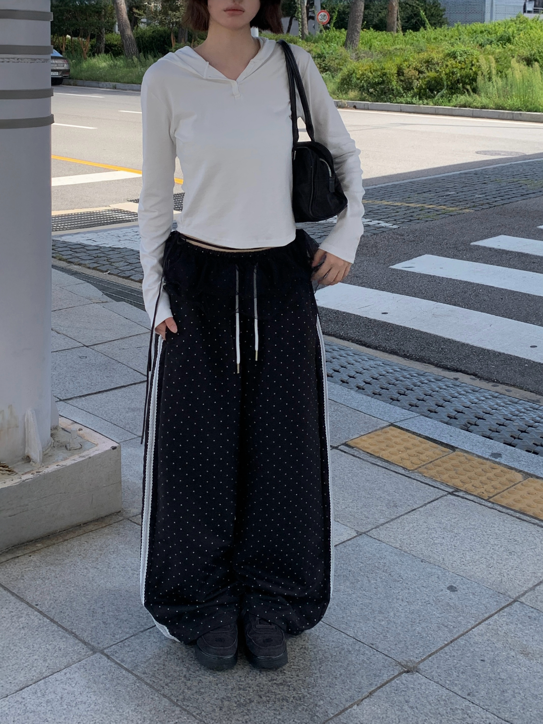 レースラインドット柄ワイドトラックパンツ | ファッション通販サイト NUGU