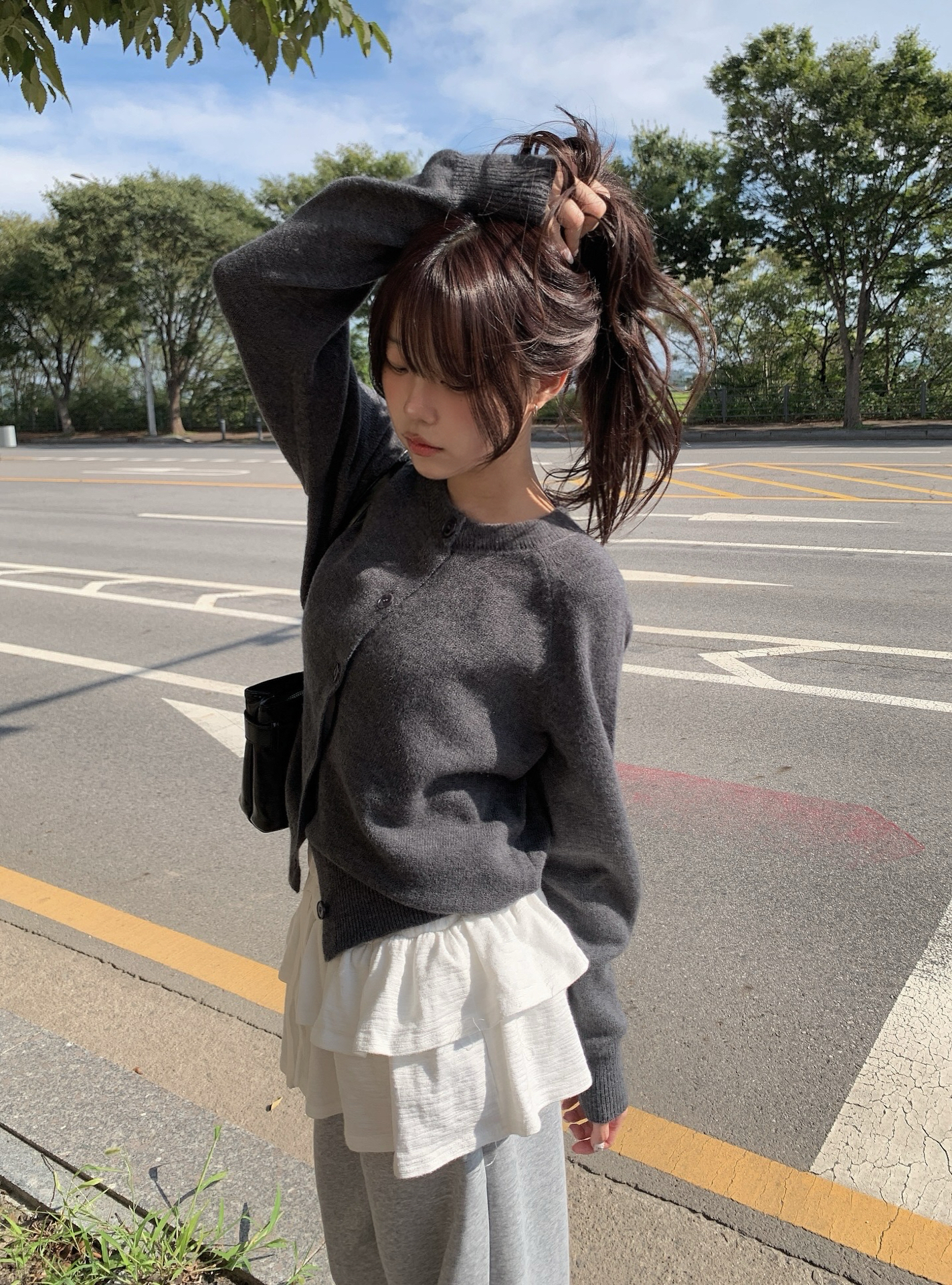 ボタンシンプルラウンドニットカーディガン