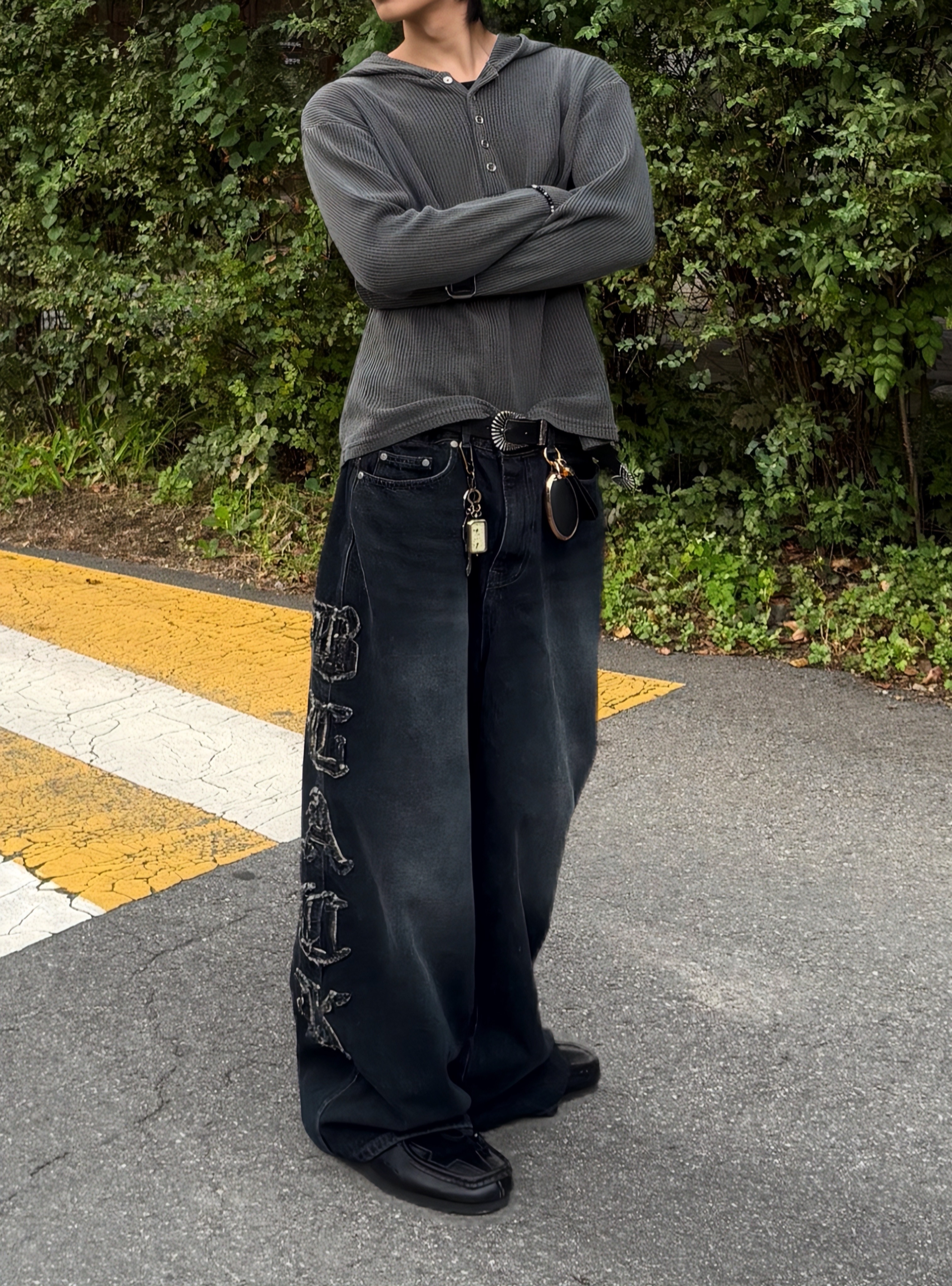 ブラックレタリングウォッシュデニムパンツ | ファッション通販サイト NUGU