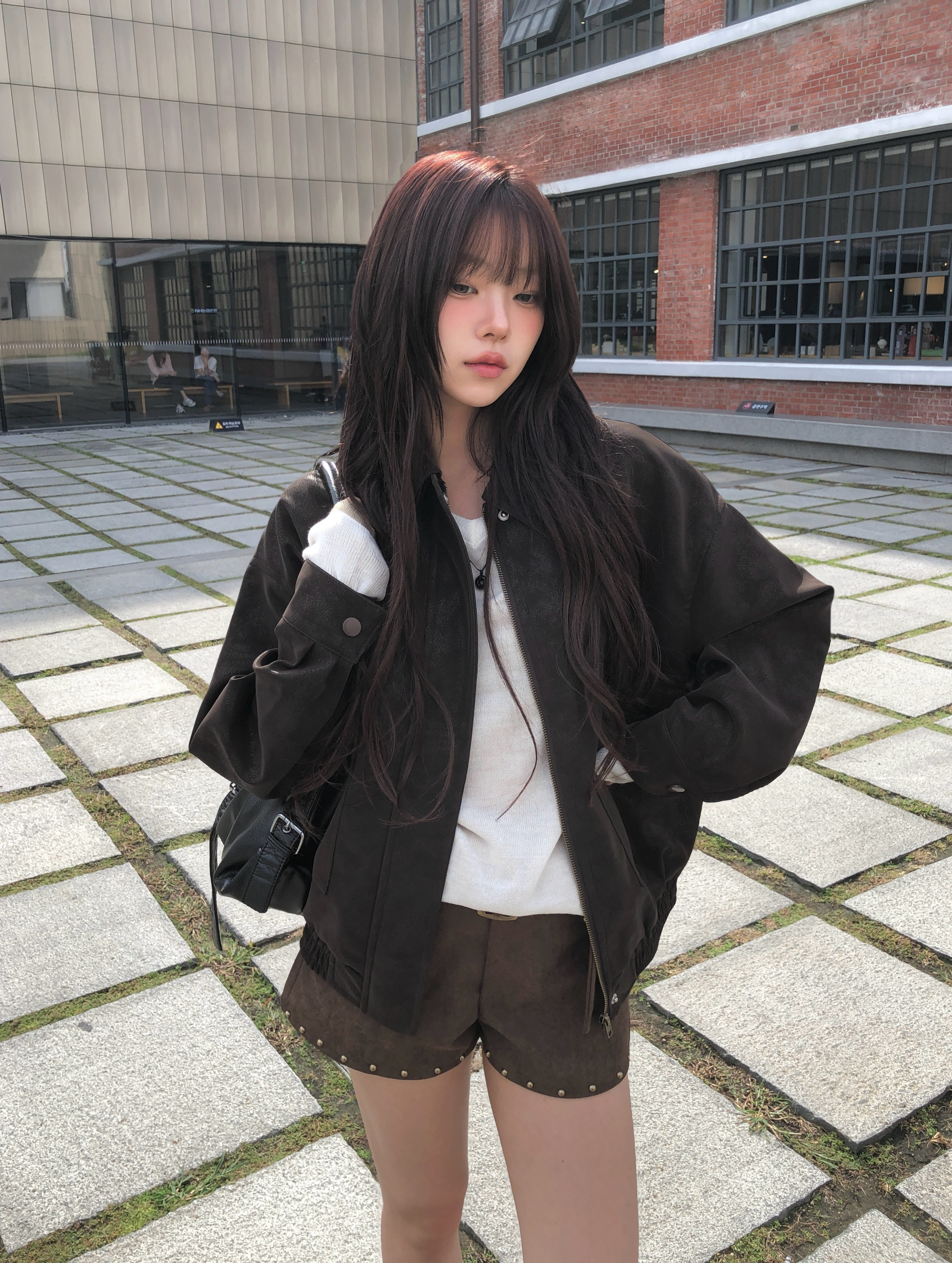 オーバーサイジングフェイクレザー襟付きブルゾン