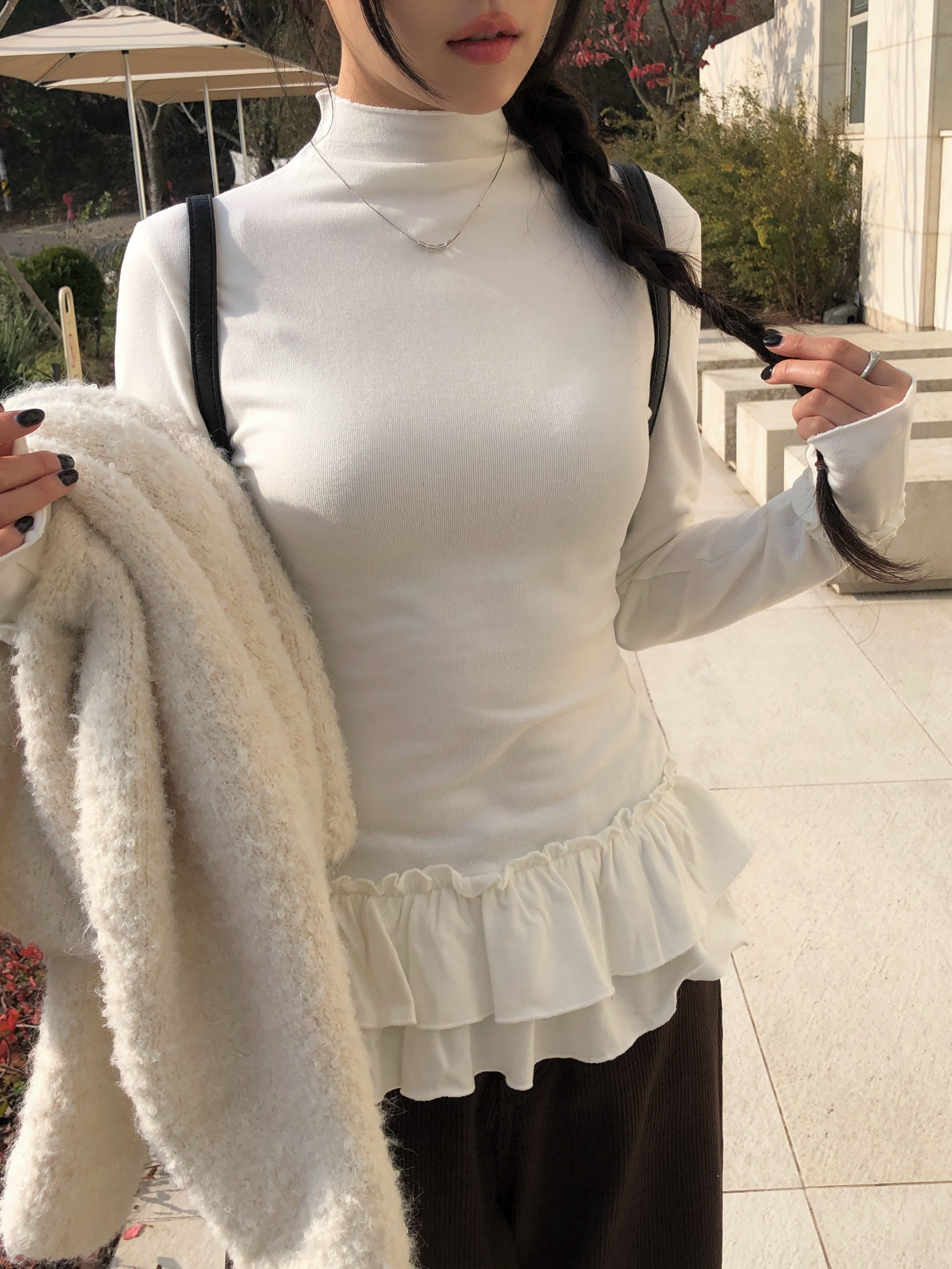 裾ティアードフリルハイネック長袖Tシャツ