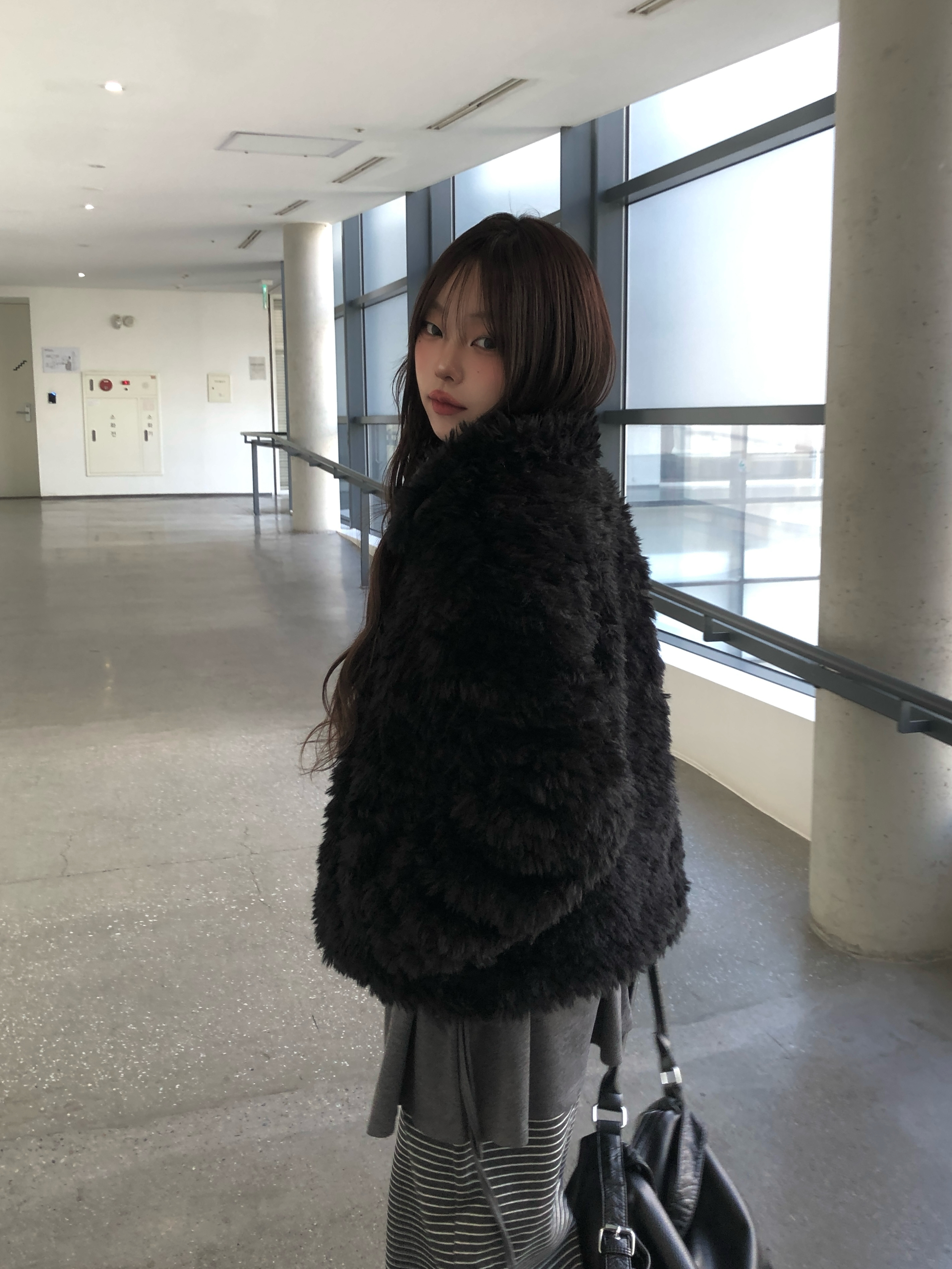 フェイクファー襟付きジャケット | ファッション通販サイト NUGU
