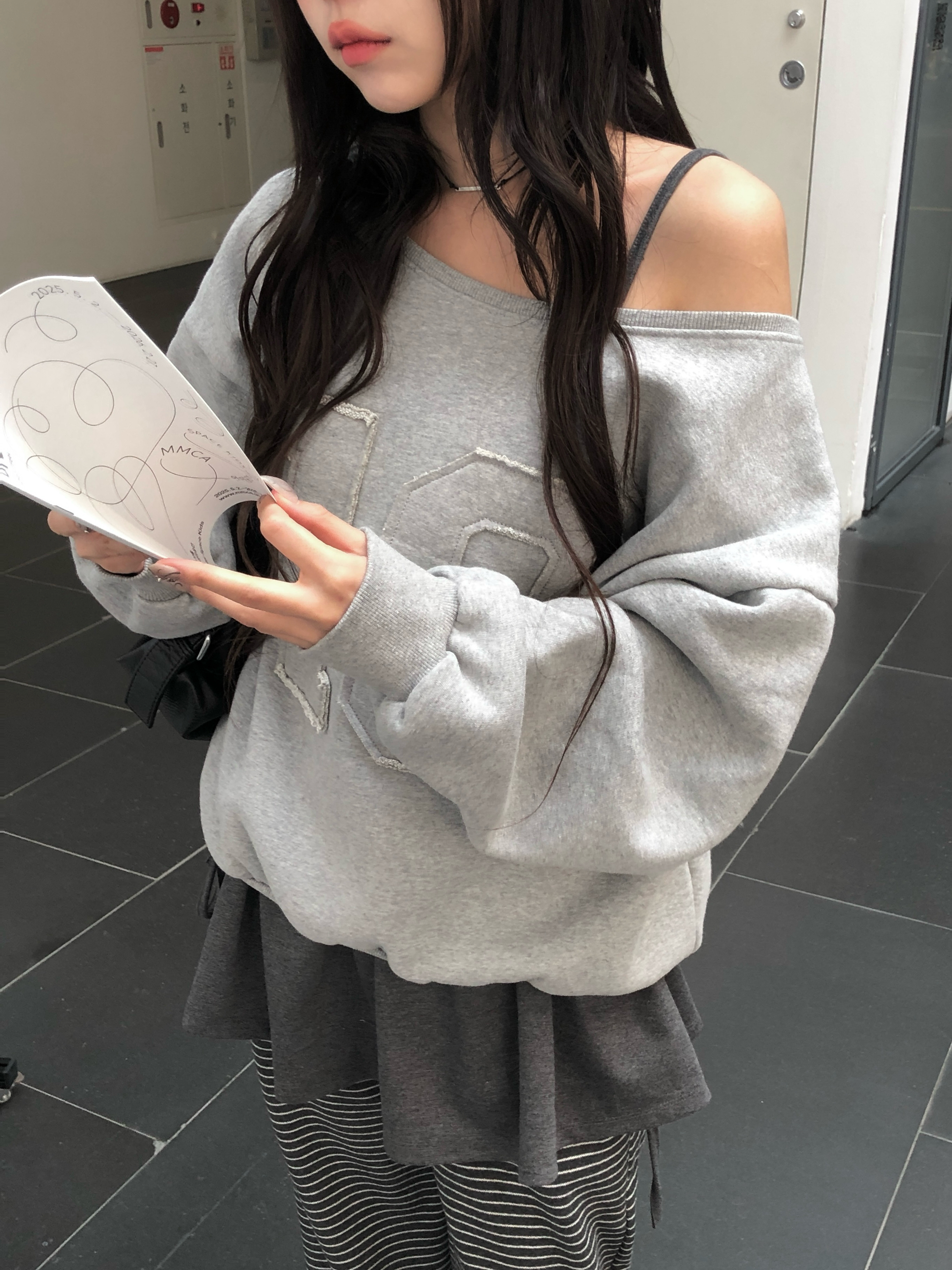 ナンバーパッチワンショルダー裏起毛スウェット