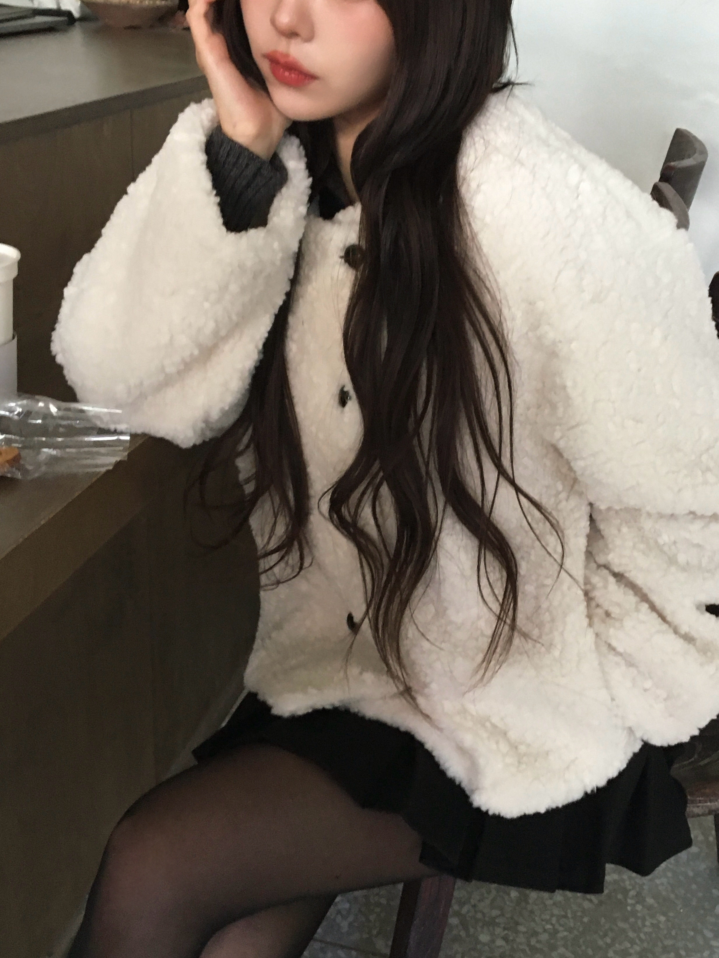 ダブルボタンフェイクファーノーカラージャケット