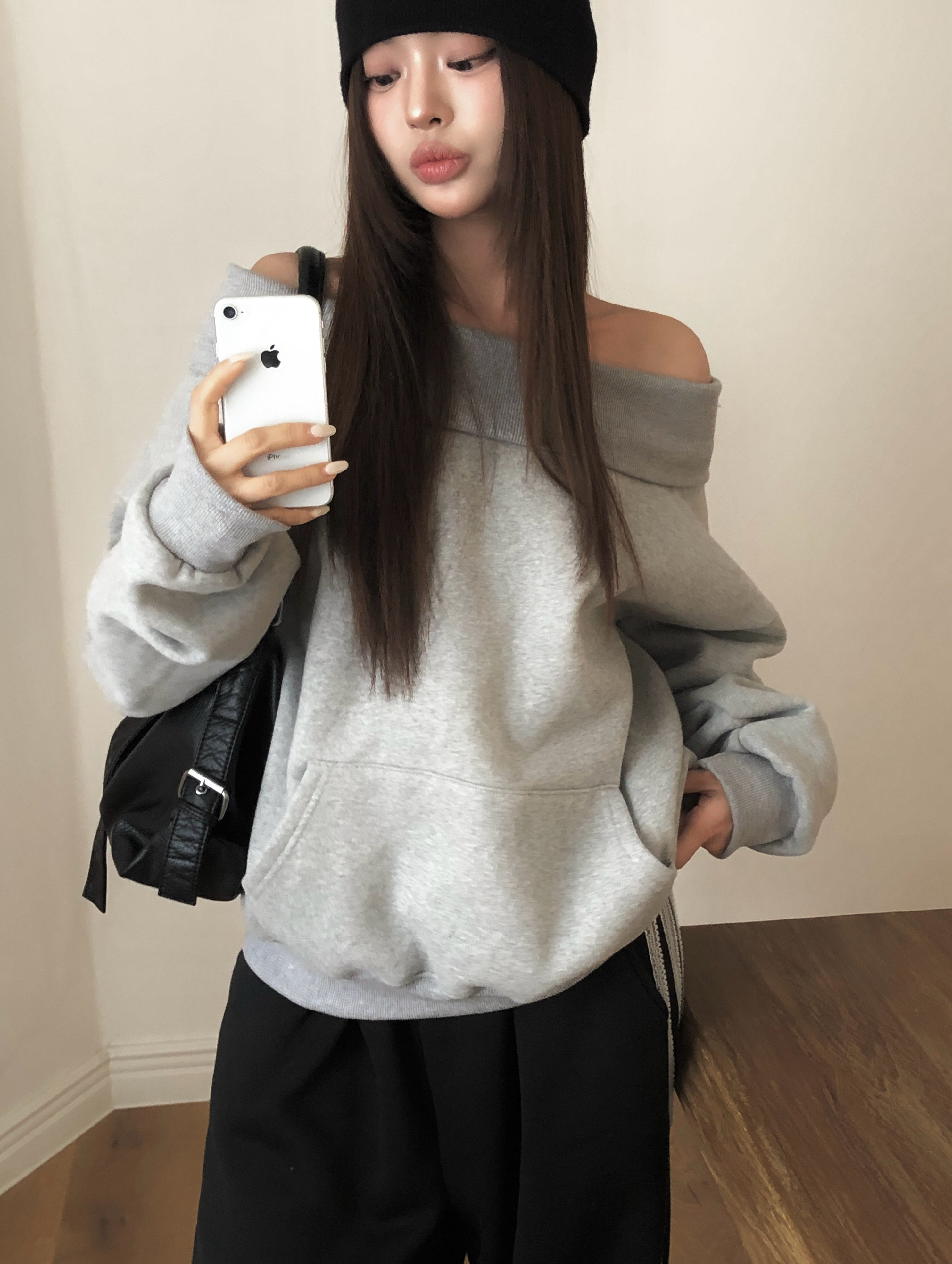 裏起毛カンガルーポケットオフショルダースウェット