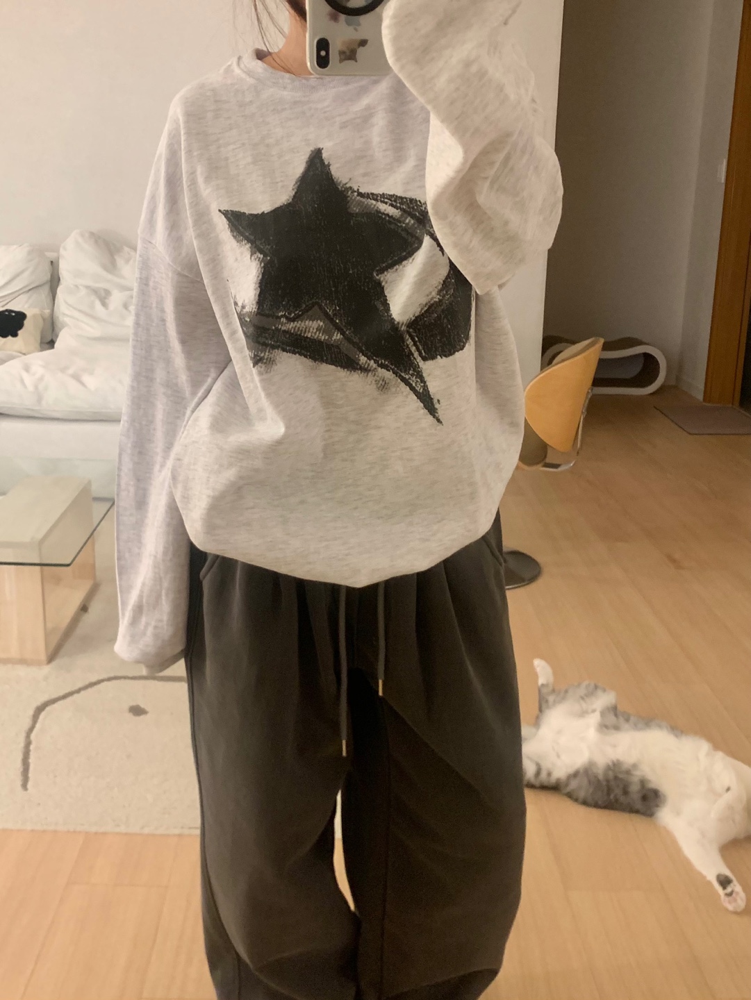 スターペインティングオーバーサイズスウェットシャツ