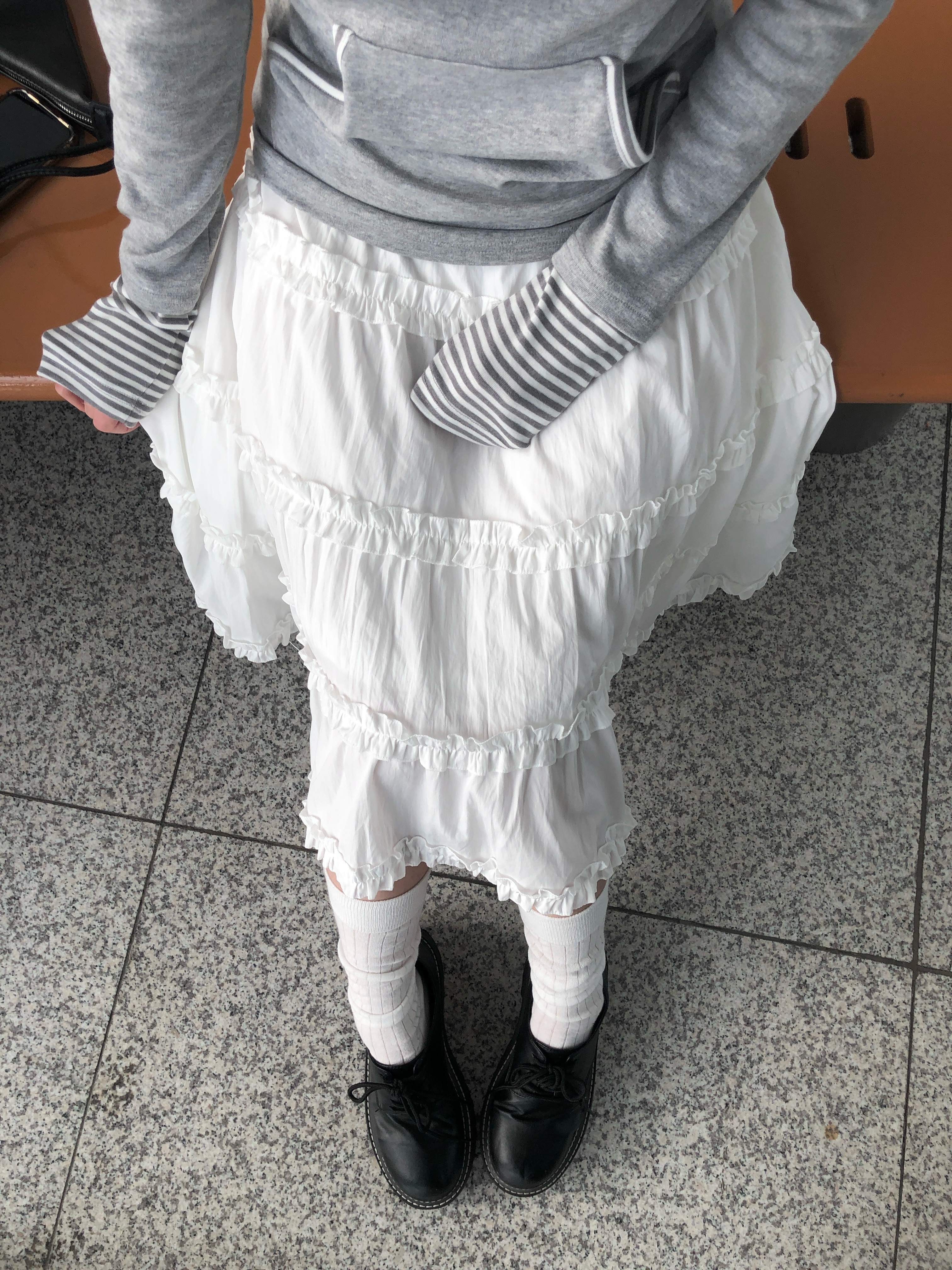 ウエストゴムフリルティアードミディスカート