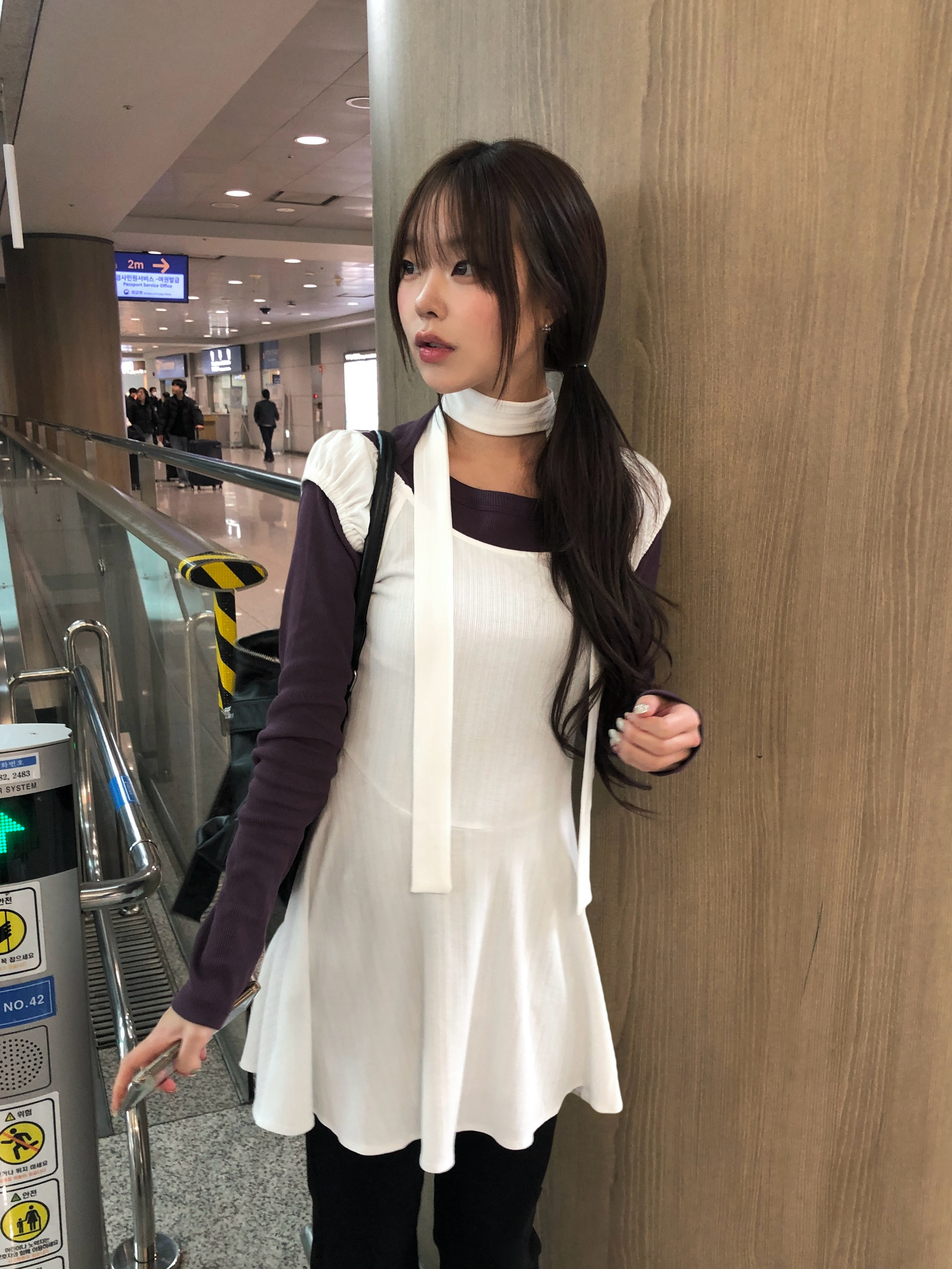 タイスカーフつきフレンチパフスリーブフレアミニワンピース