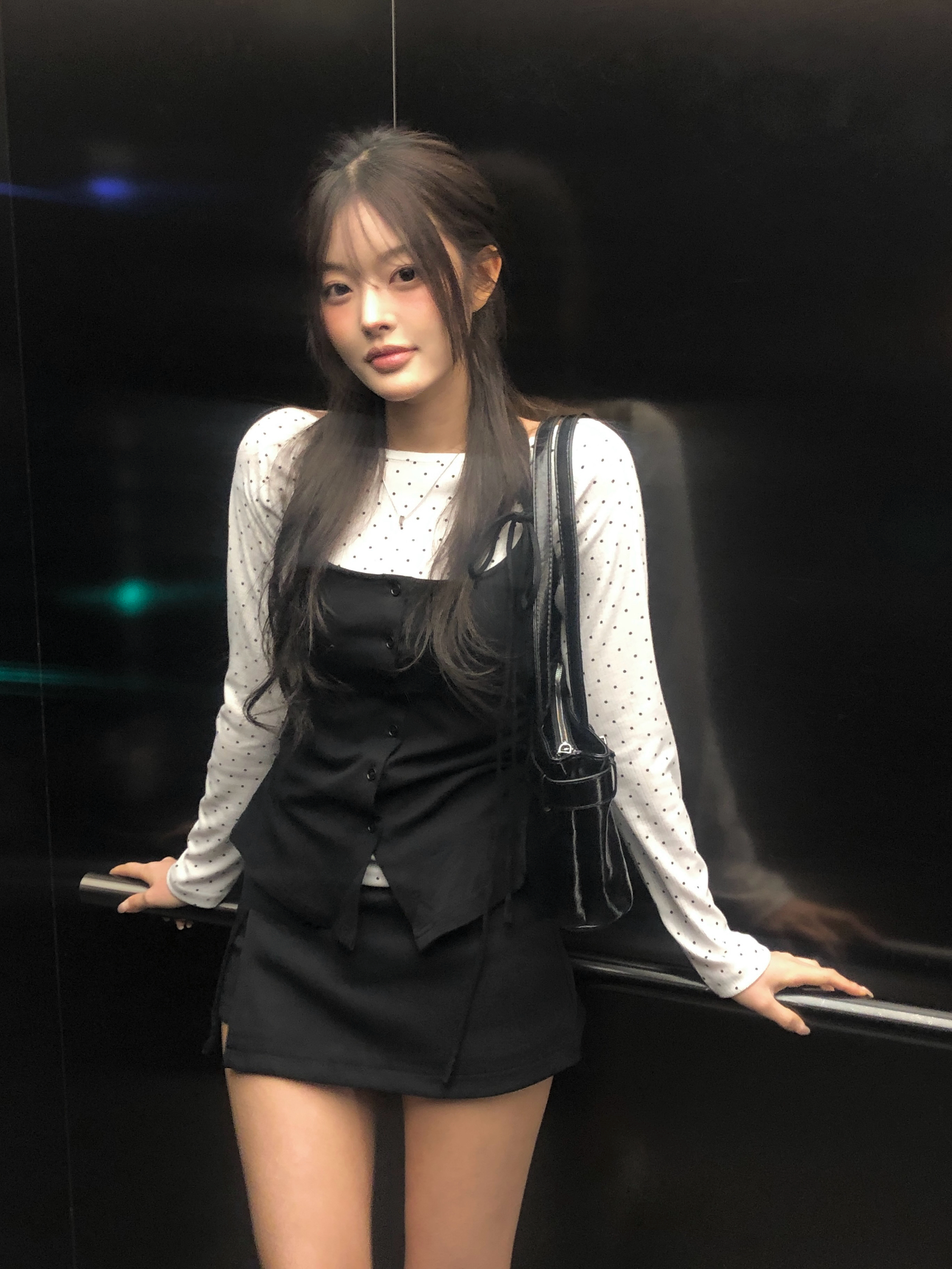 [紐セット] サイドシャーリングボタンホルターネックタンクトップ