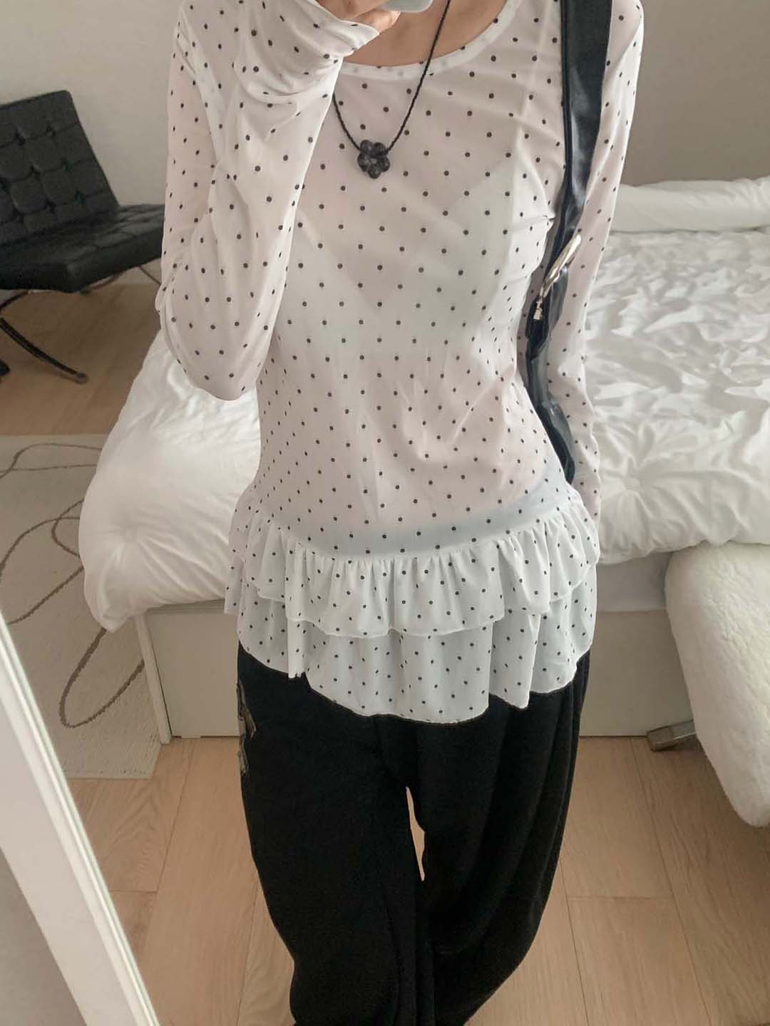 ドットフリルシースルーブラウス