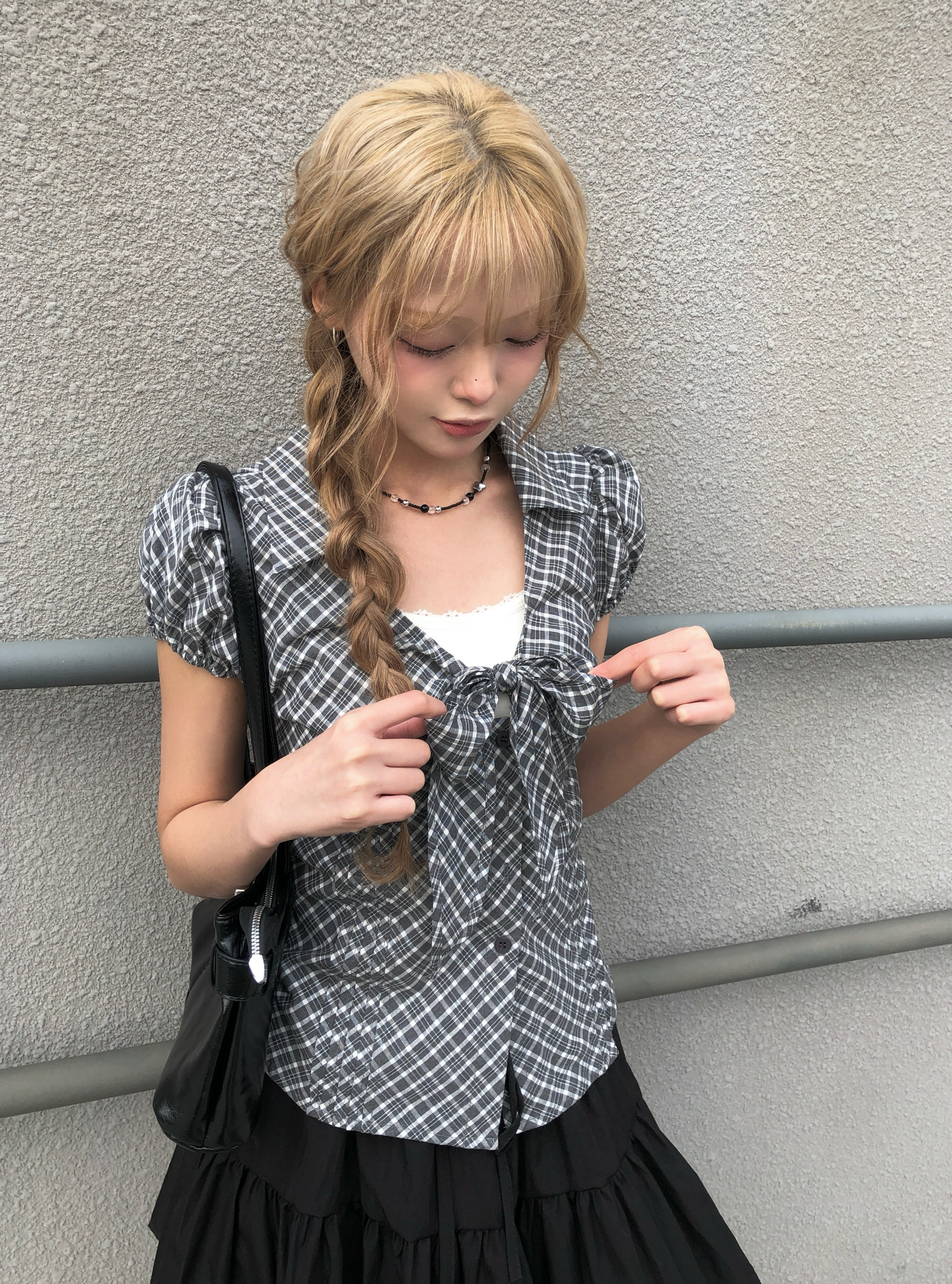 リボンVネックパフ半袖チェックシャツ