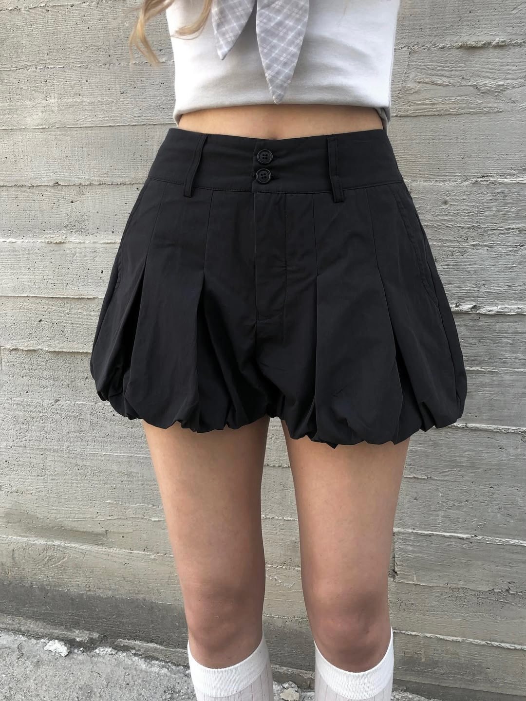 ナイロン混バックゴムプリーツバルーンショートパンツ