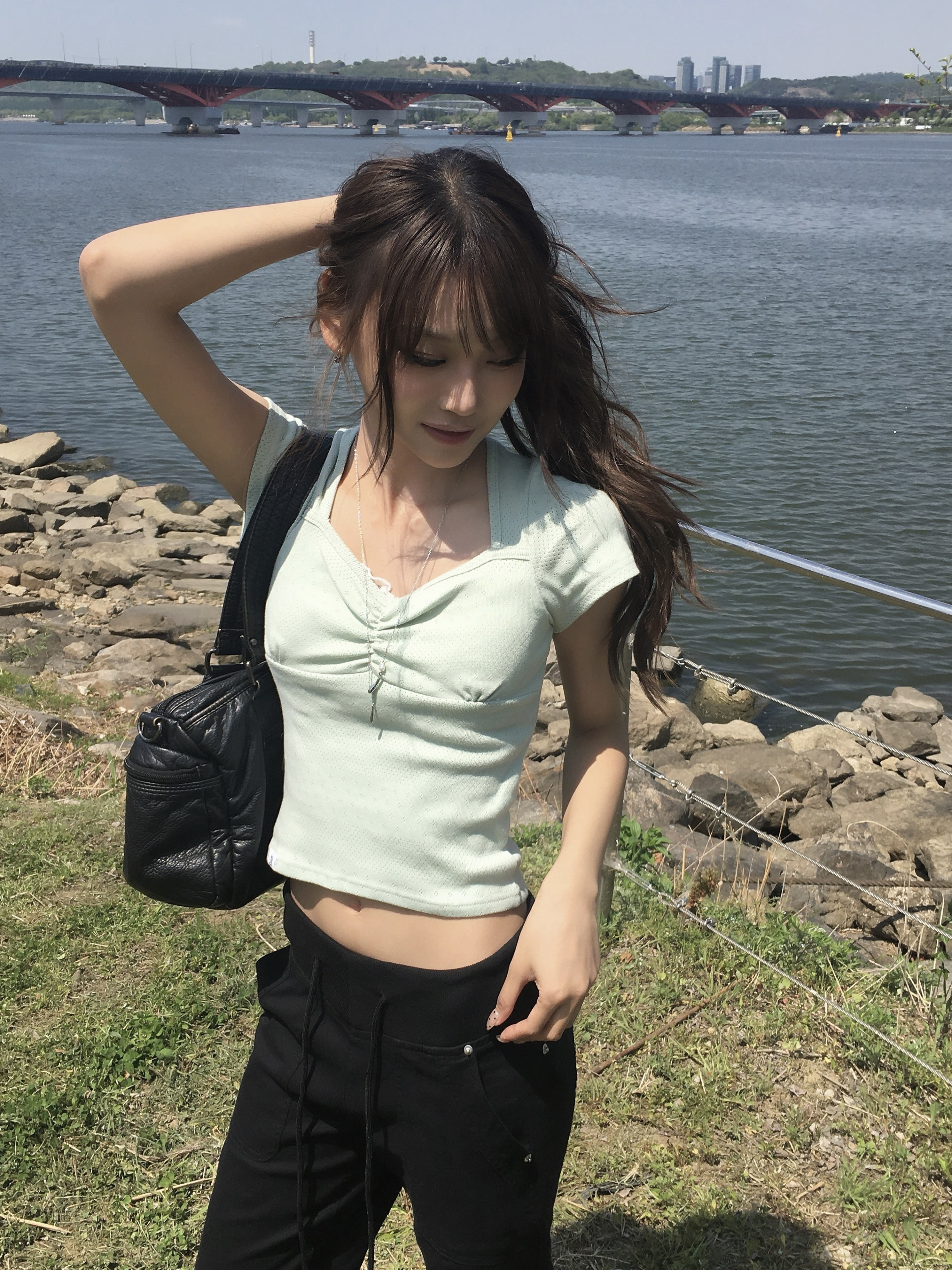 パンチングハートネックシャーリングキャップスリーブ半袖Tシャツ