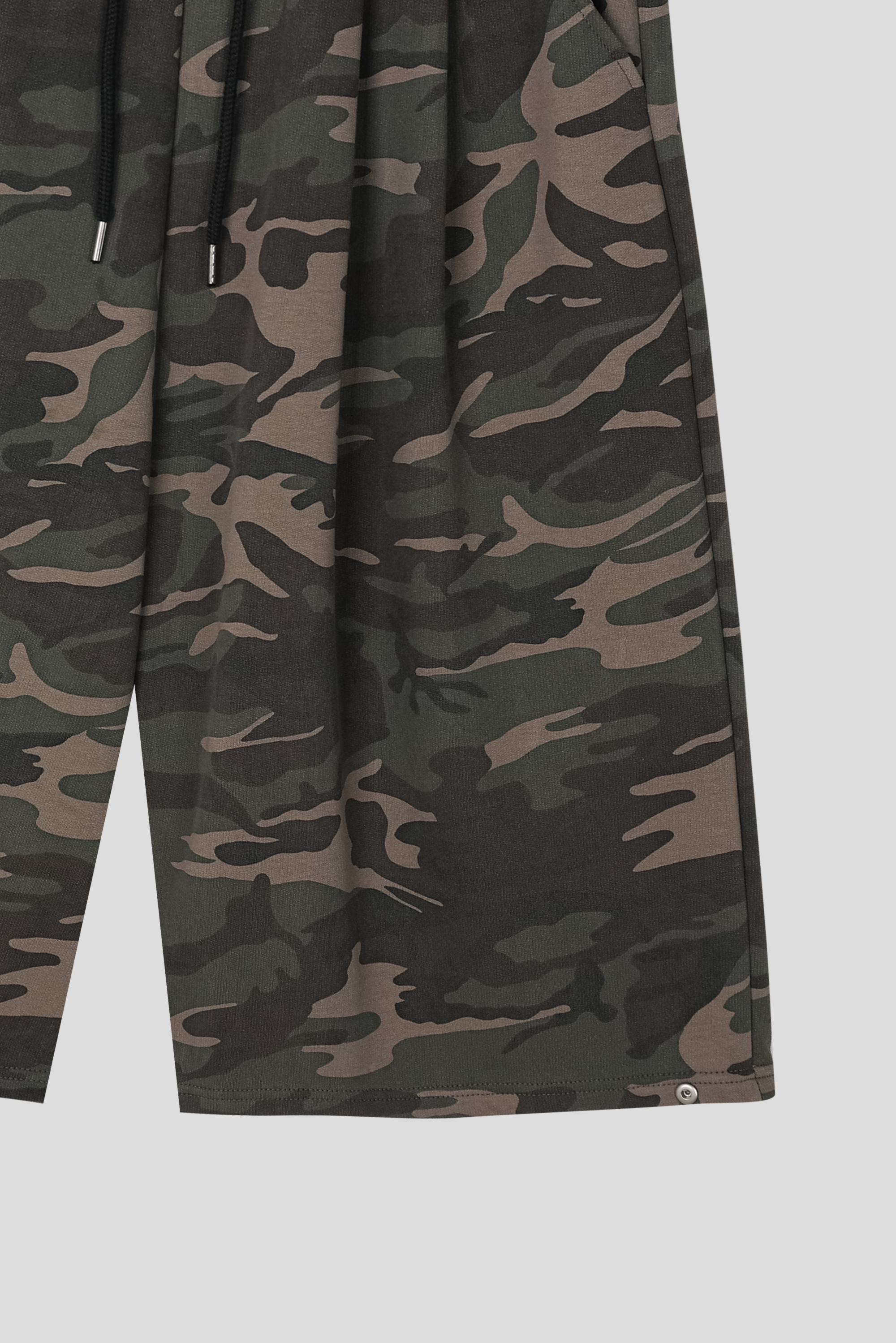 Balmain スウェットハーフパンツ　迷彩　ポルトガル製　XL Balmain スウェットハーフパンツ 迷彩 ポルトガル製 XL パンツ